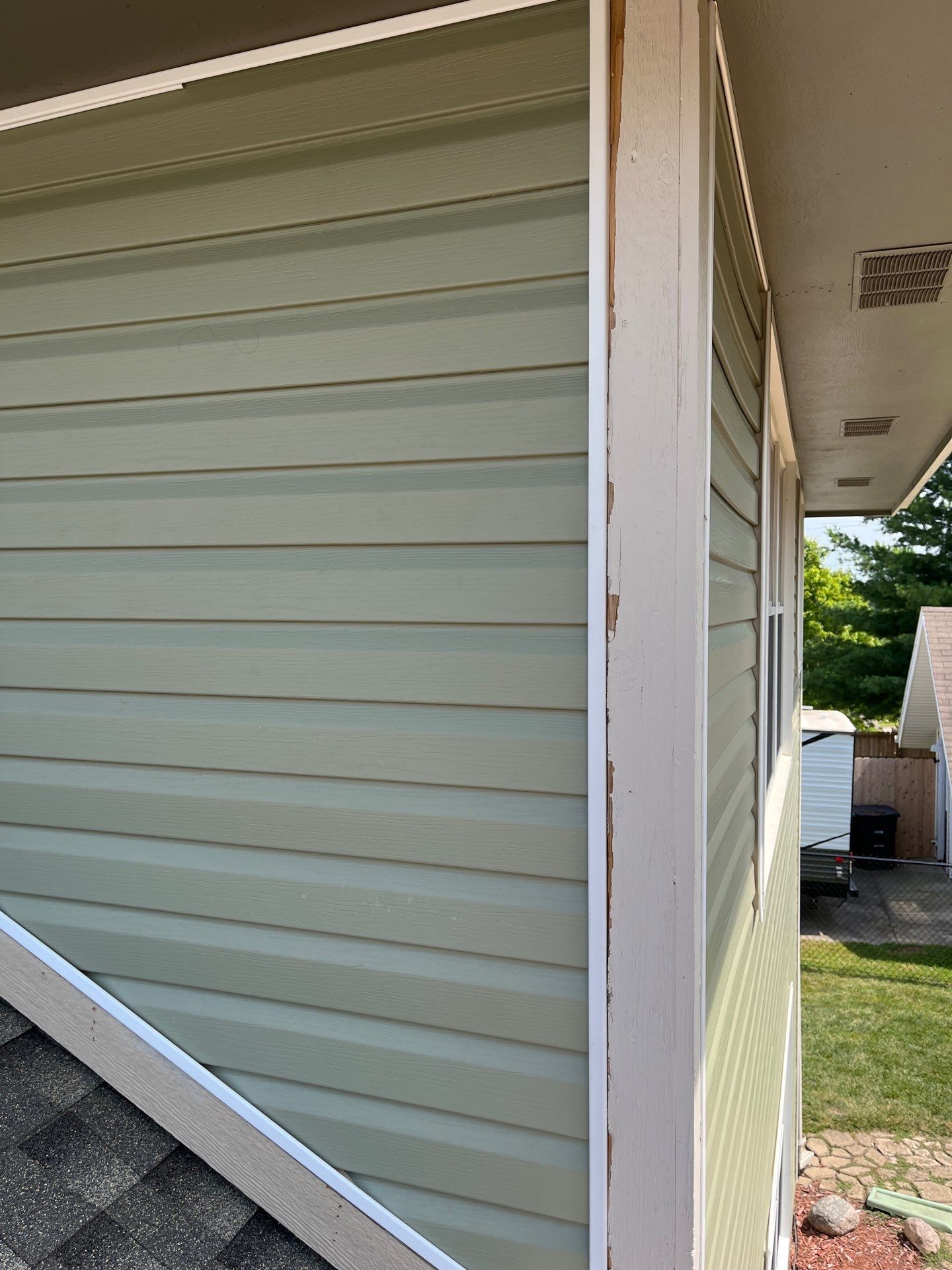 Vinyl siding in Pleasant Hill, IA by Blu Ember Properties