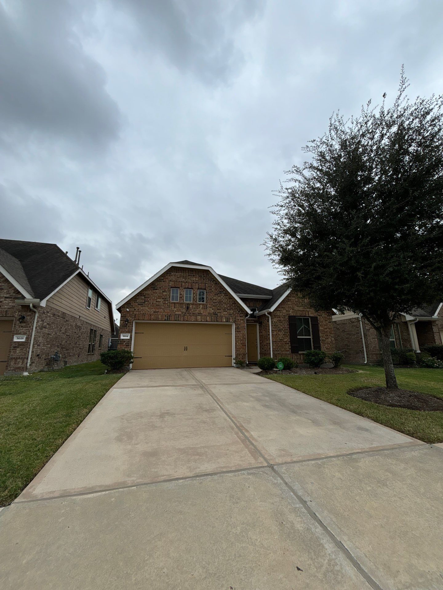 Hail Damage using Owen's Corning Duration (Lifetime) Shingles by Roof Repair Company