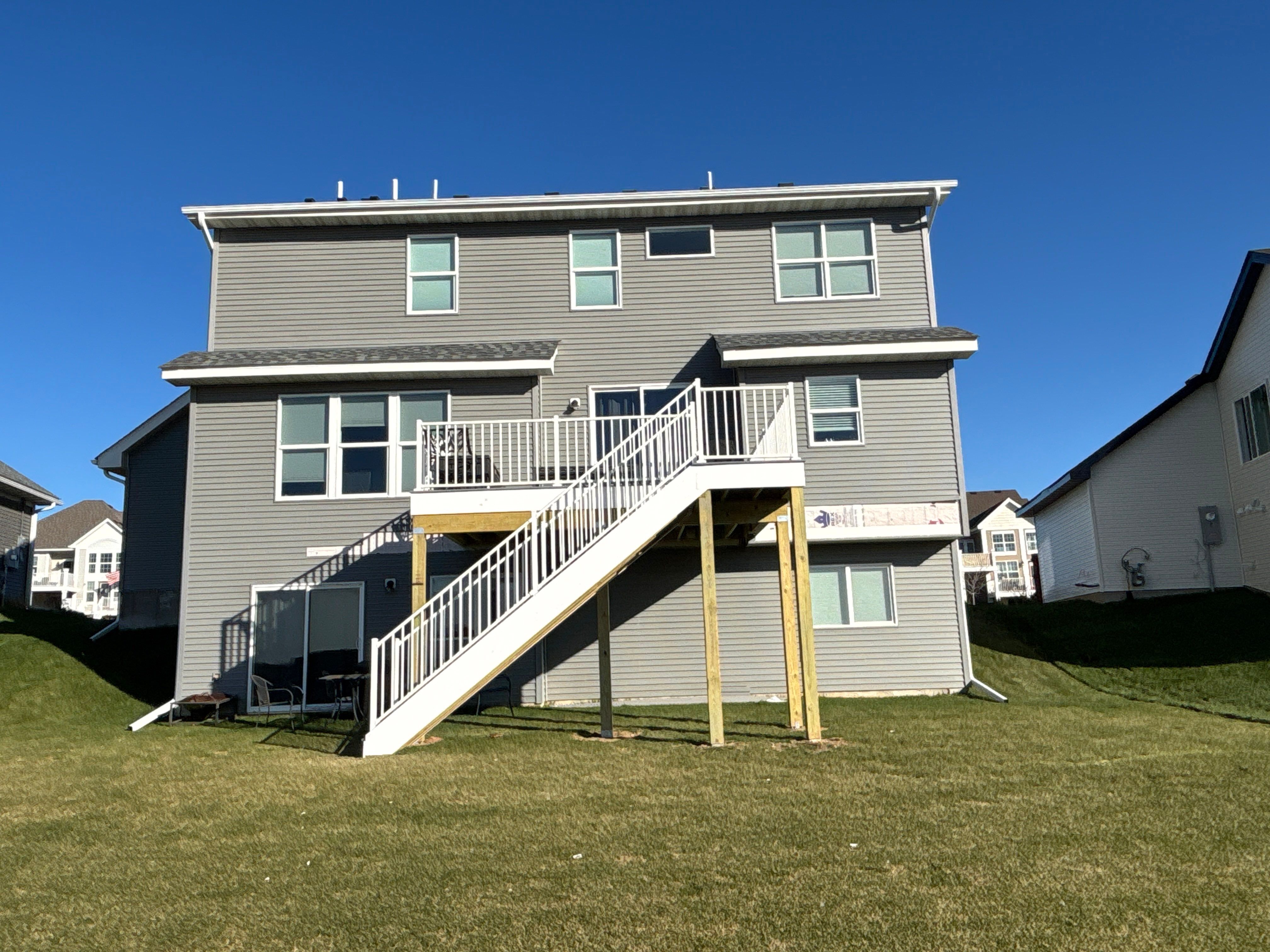 5" White Seamless Gutter Installation – Farmington, MN by Next Level Seamless Gutters / Exteriors Inc.