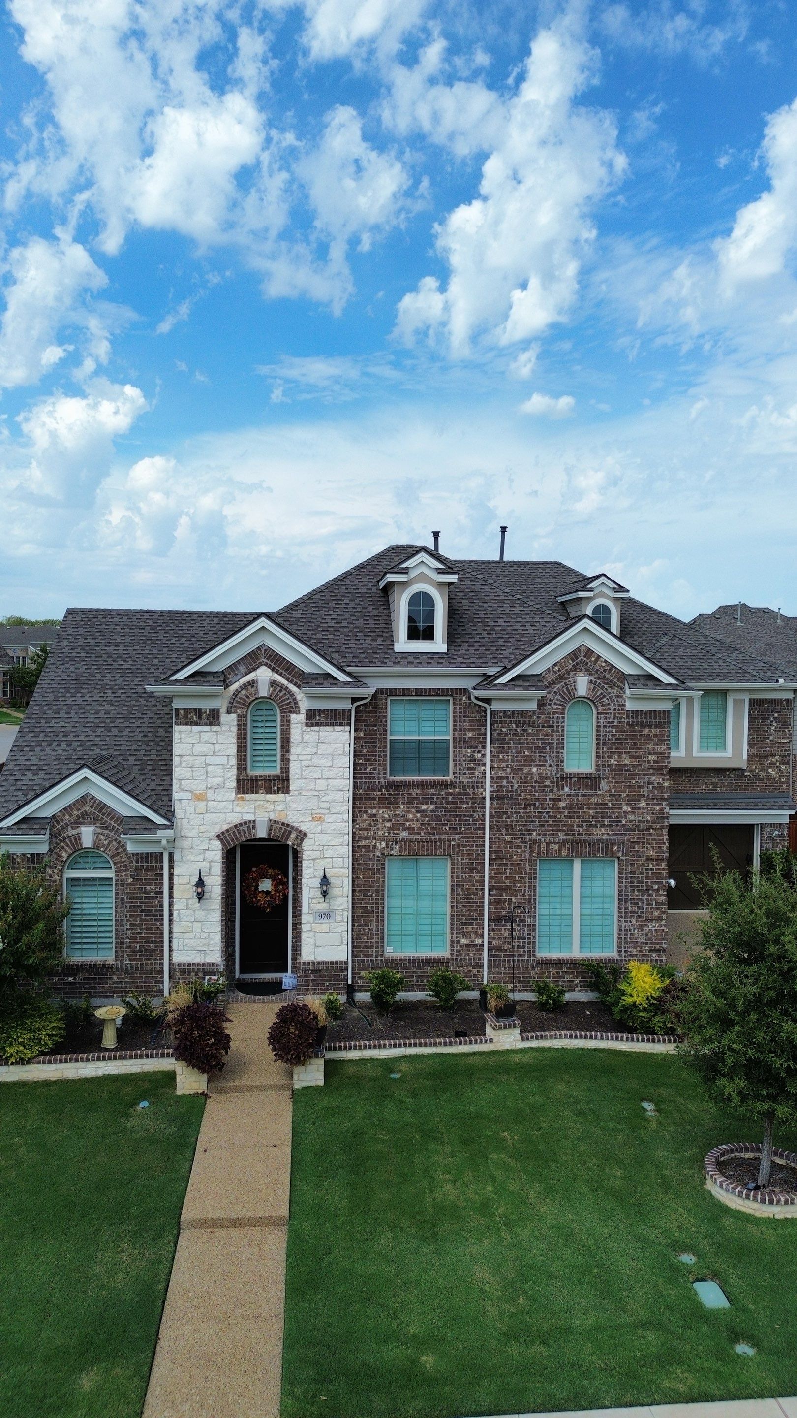GAF HDZ - Weathered Wood by Elite Roofing LLC