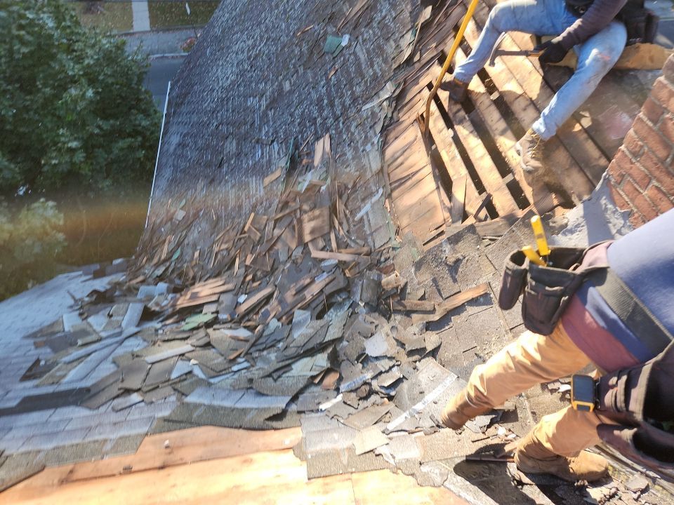 Residential Roofing Installation using Owens Corning TruDefinition by A Plus Exterior