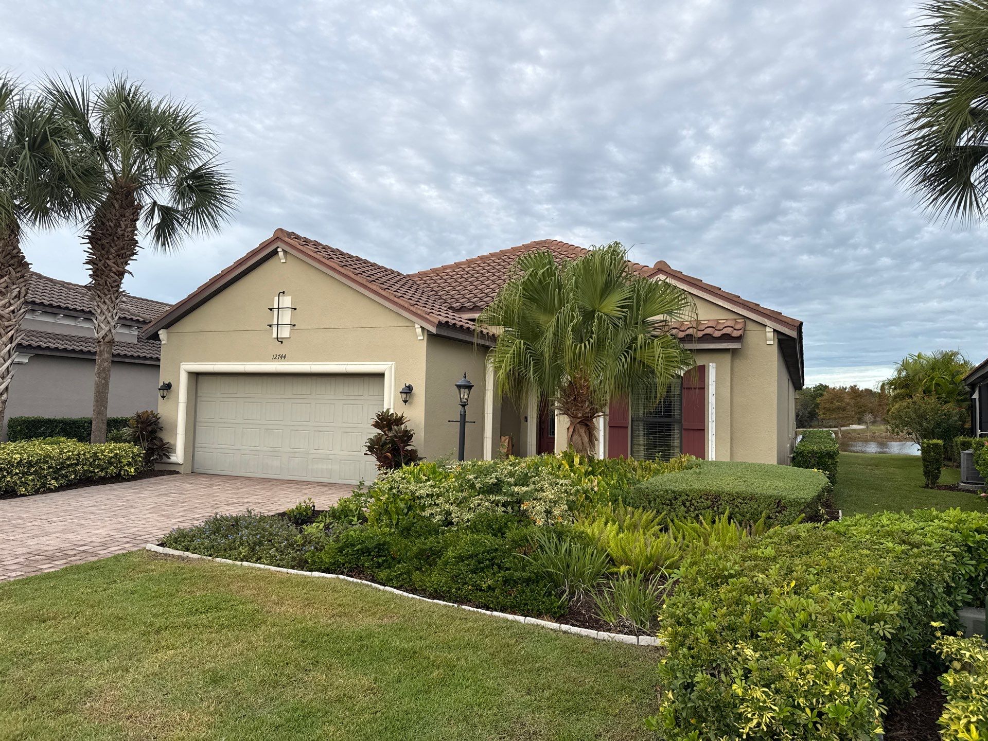 🌿 Tile Roof Cleaning in Lakewood Ranch — Safe for Plants & Tortoise-Friendly! 🐢✨ by Sunshine AquaWash