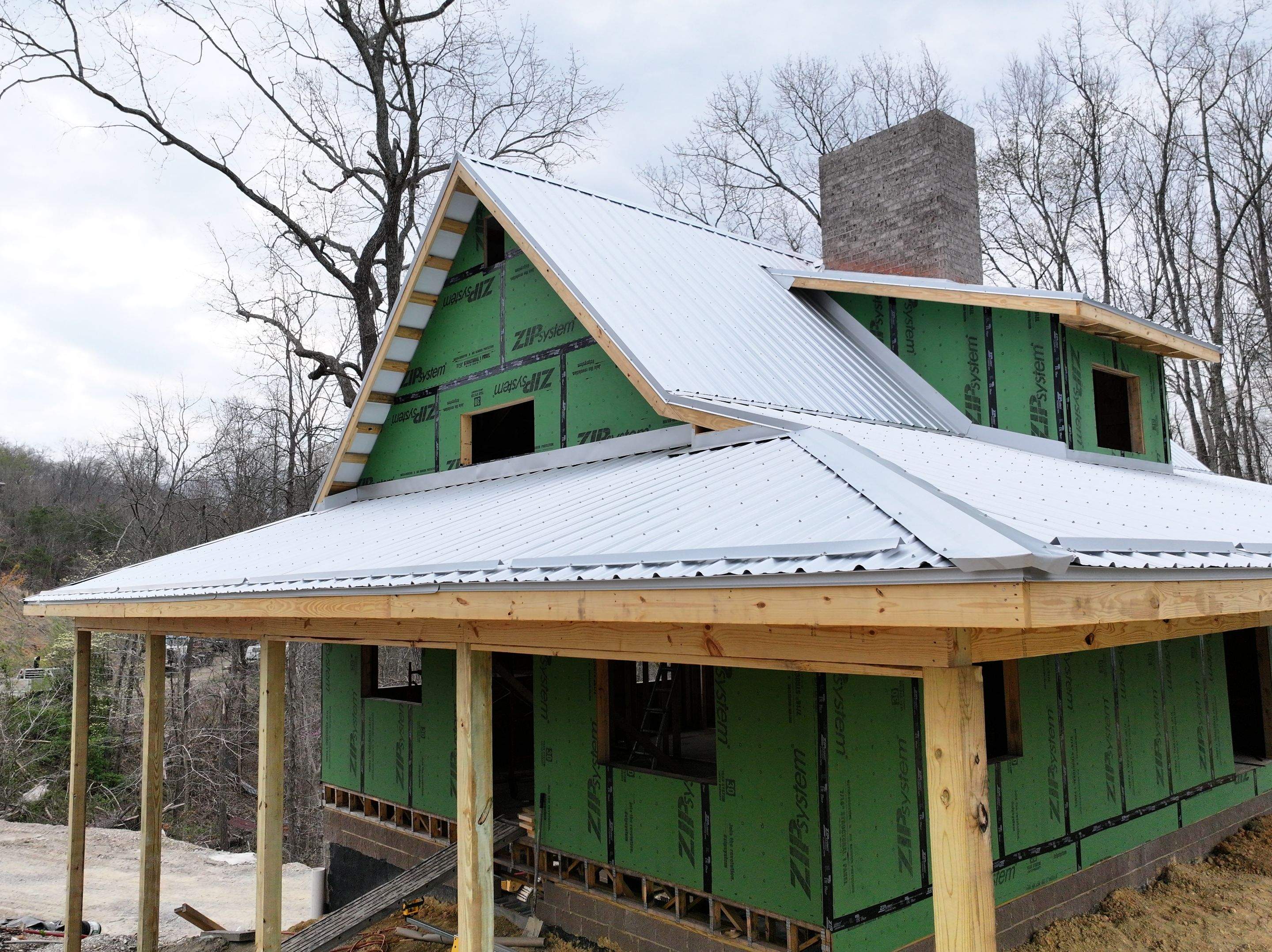Cox Residence by Omnia Roofing