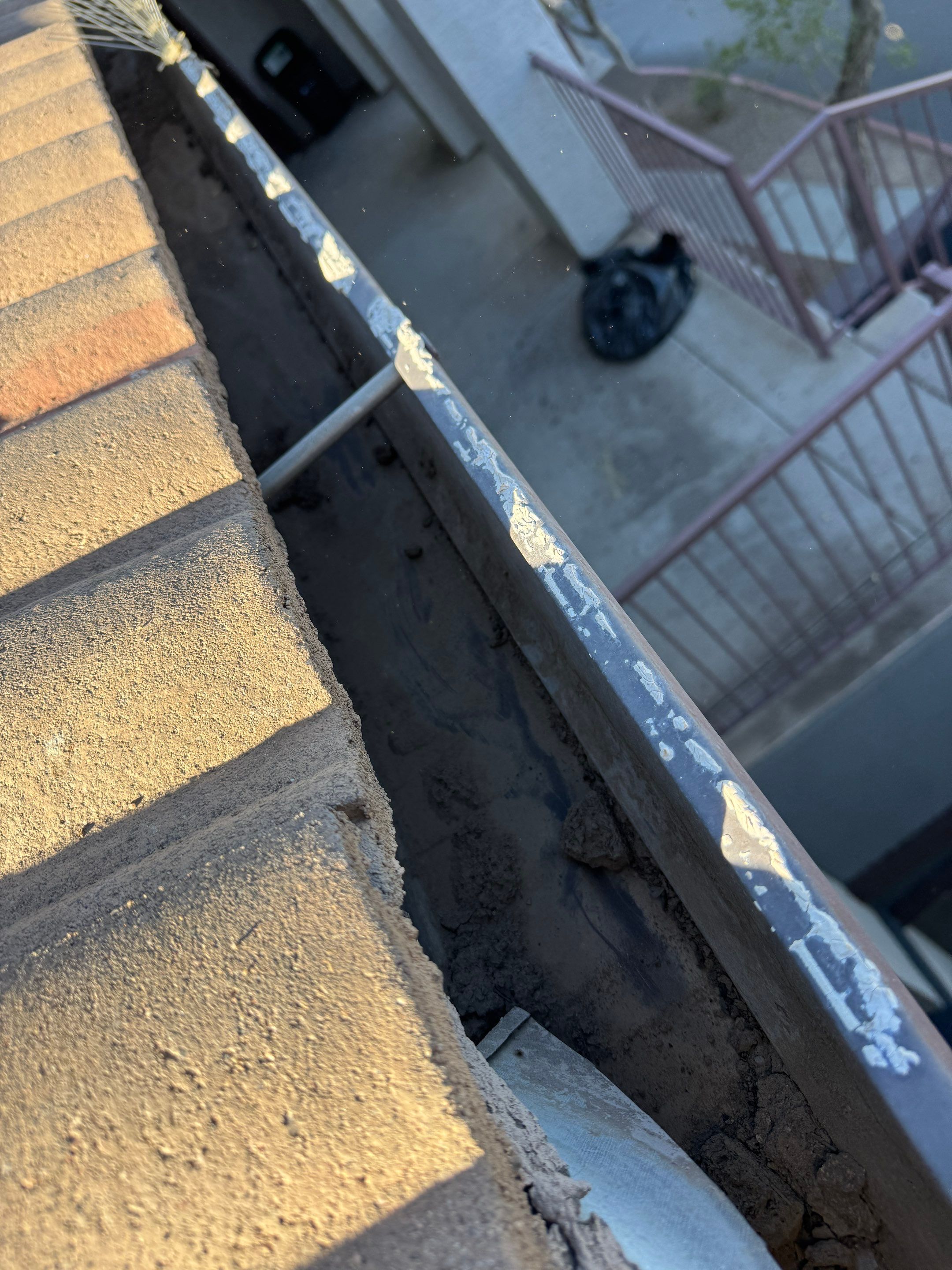 Commercial gutter cleaning Surprise & Goodyear, AZ after photo with clean gutters