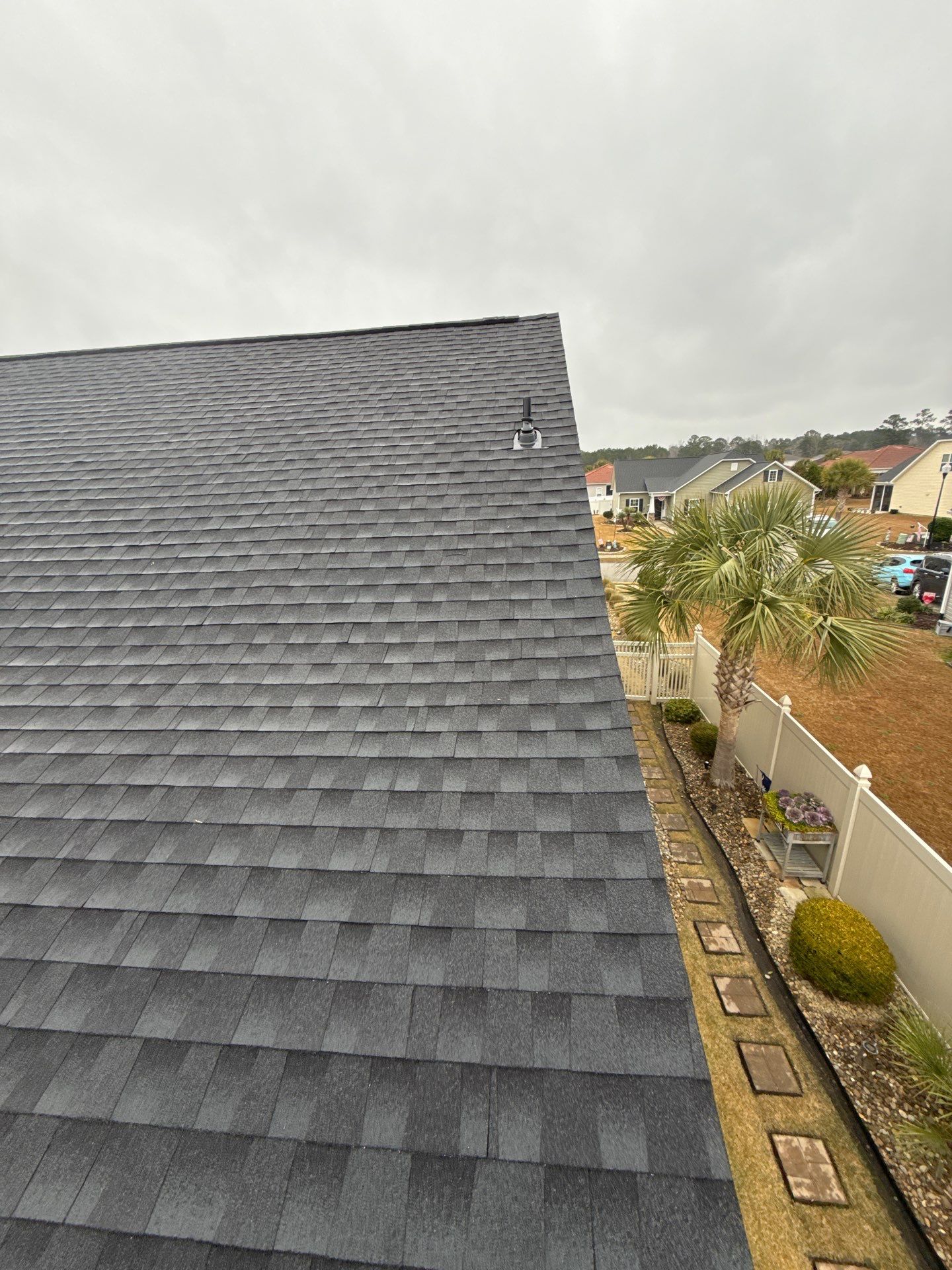 GAF HDZ - Charcoal by Linta Roofing
