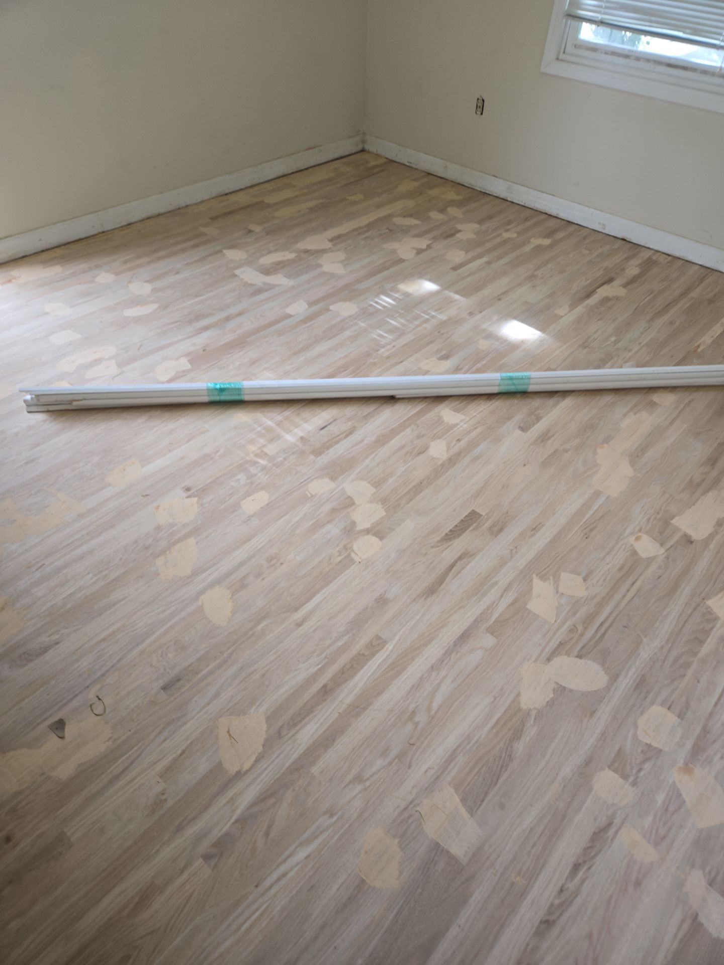 Under Carpet Reveal  by Footprints Floors of Nashville