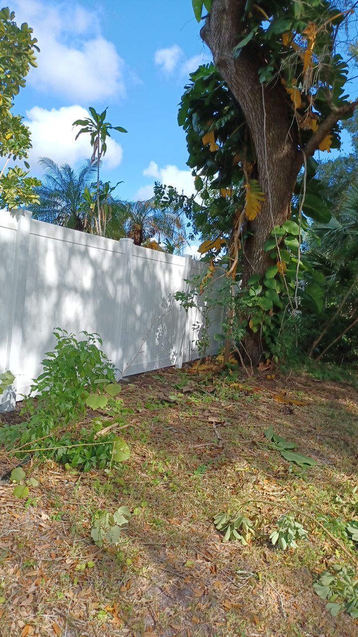 Bradenton, FL 6 ft. White Vinyl Privacy Fence by Asap fence and gates, LLC