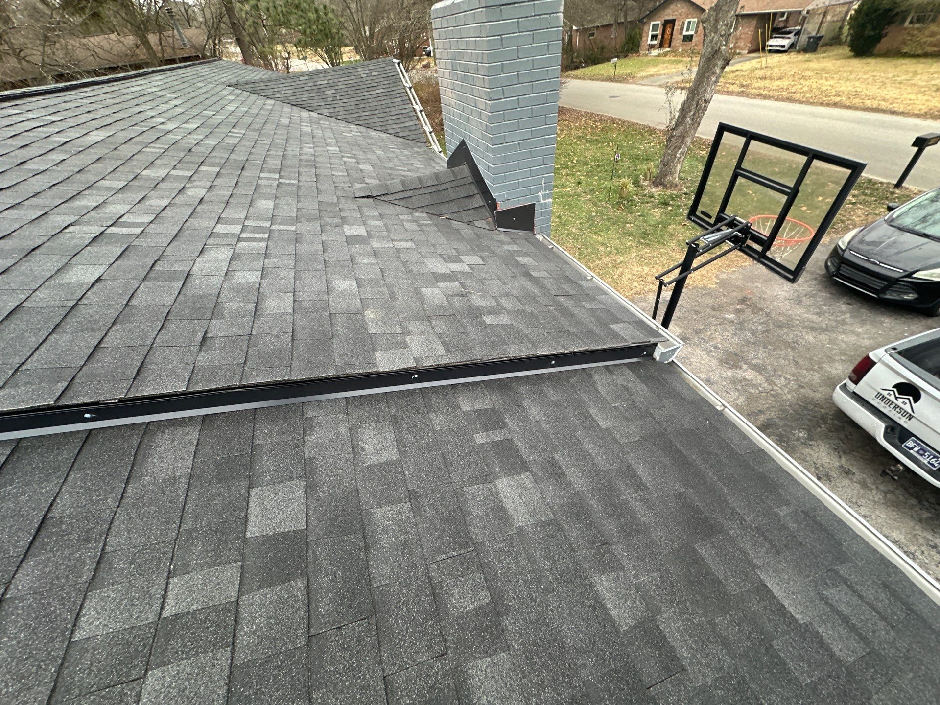 Owens Corning Oakridge Shingles - Onyx Black by Undersun Roofing 