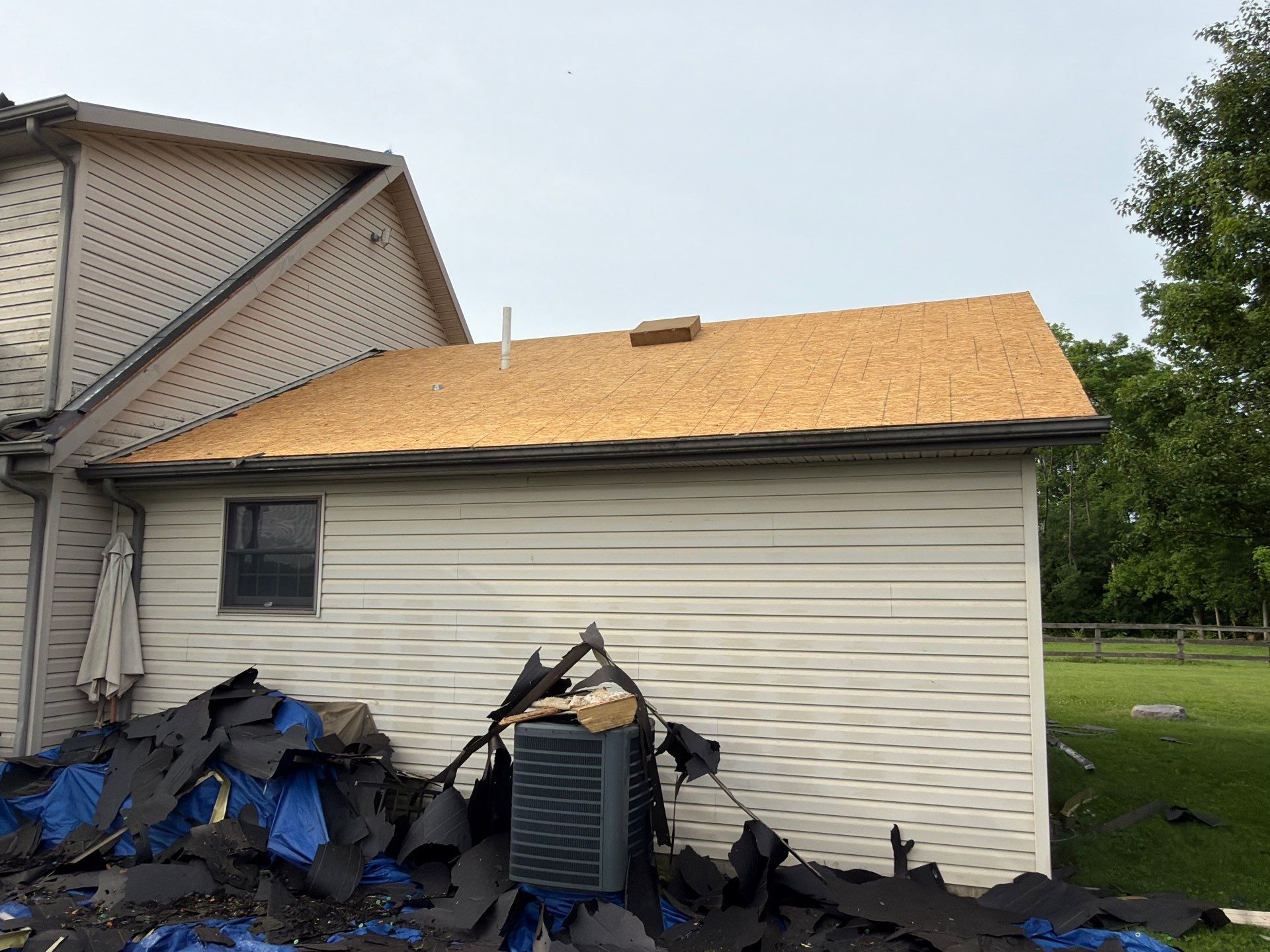 Residential Roof Replacement and Siding Installation in Franklin, OH by XPRO ELITE LLC