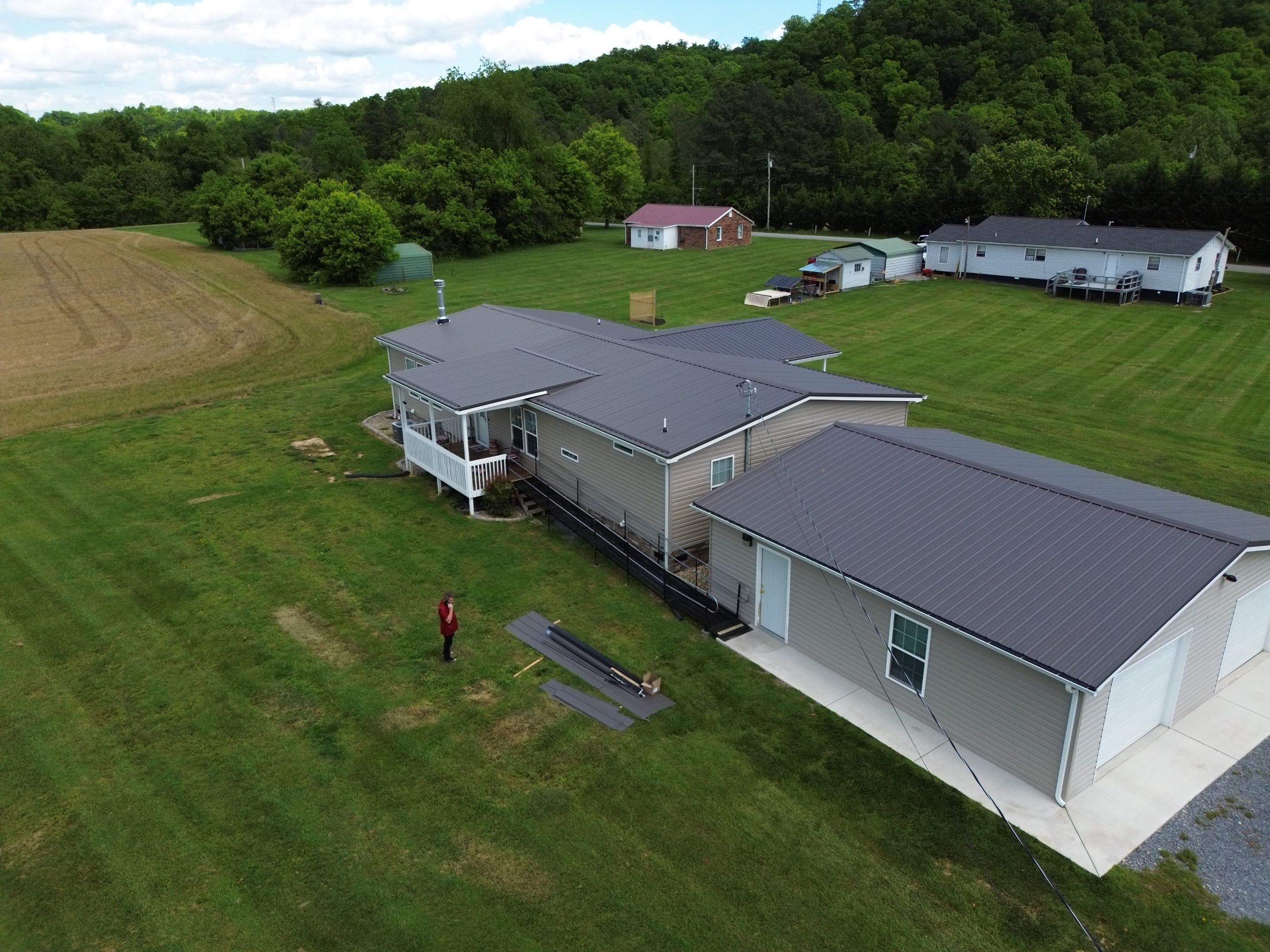Miller Residence by Omnia Roofing