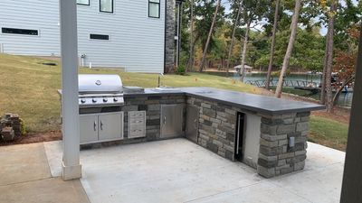 Outdoor Kitchen on Lake Keowee