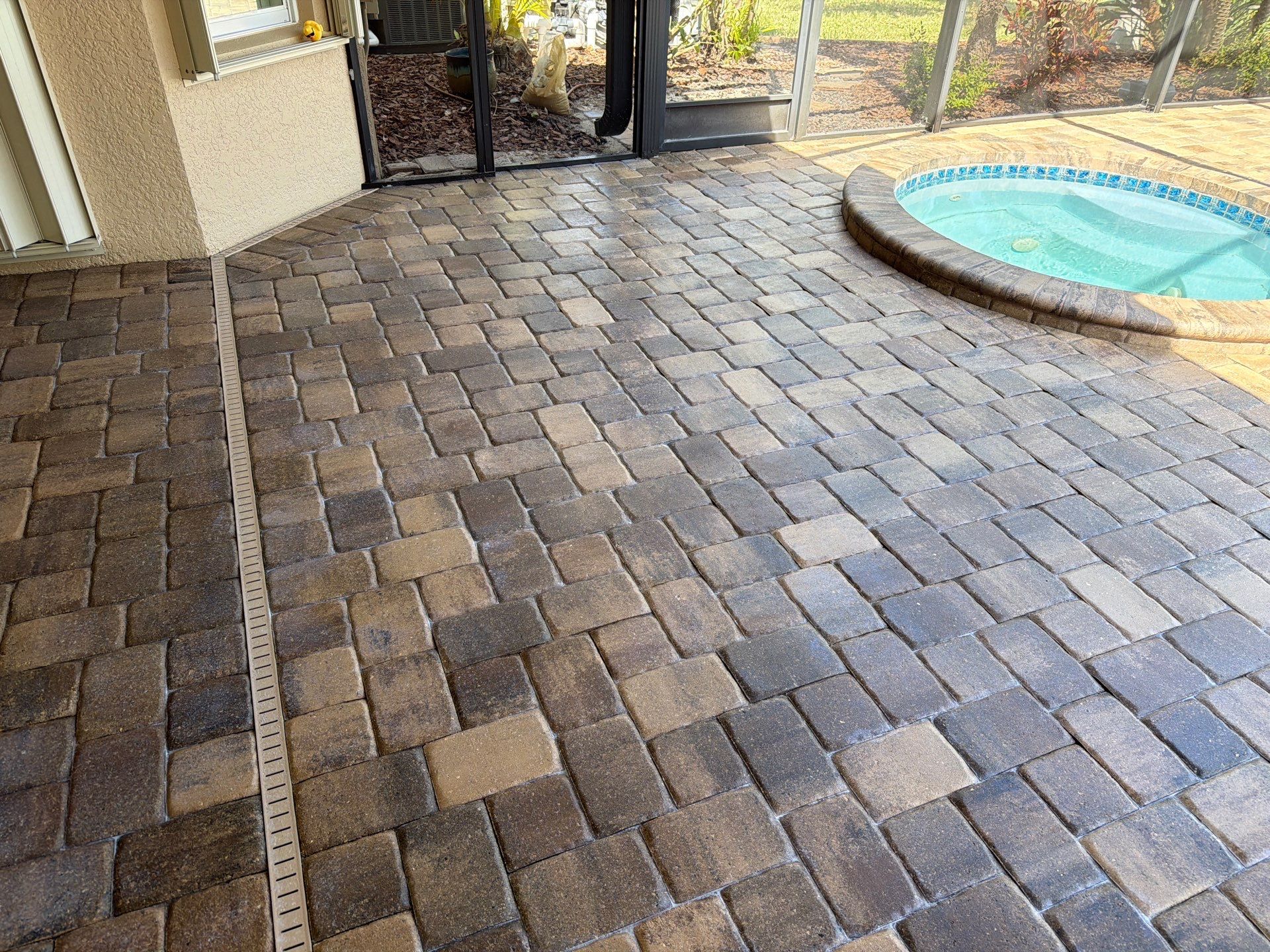 Valencia Lakes Pool Deck Paver Sealing and Restoration by Supreme Paver Experts