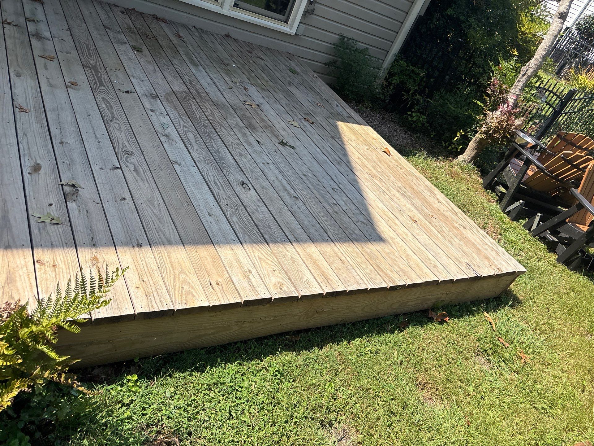 Wood Deck using Wood Sealant by DuraSeal