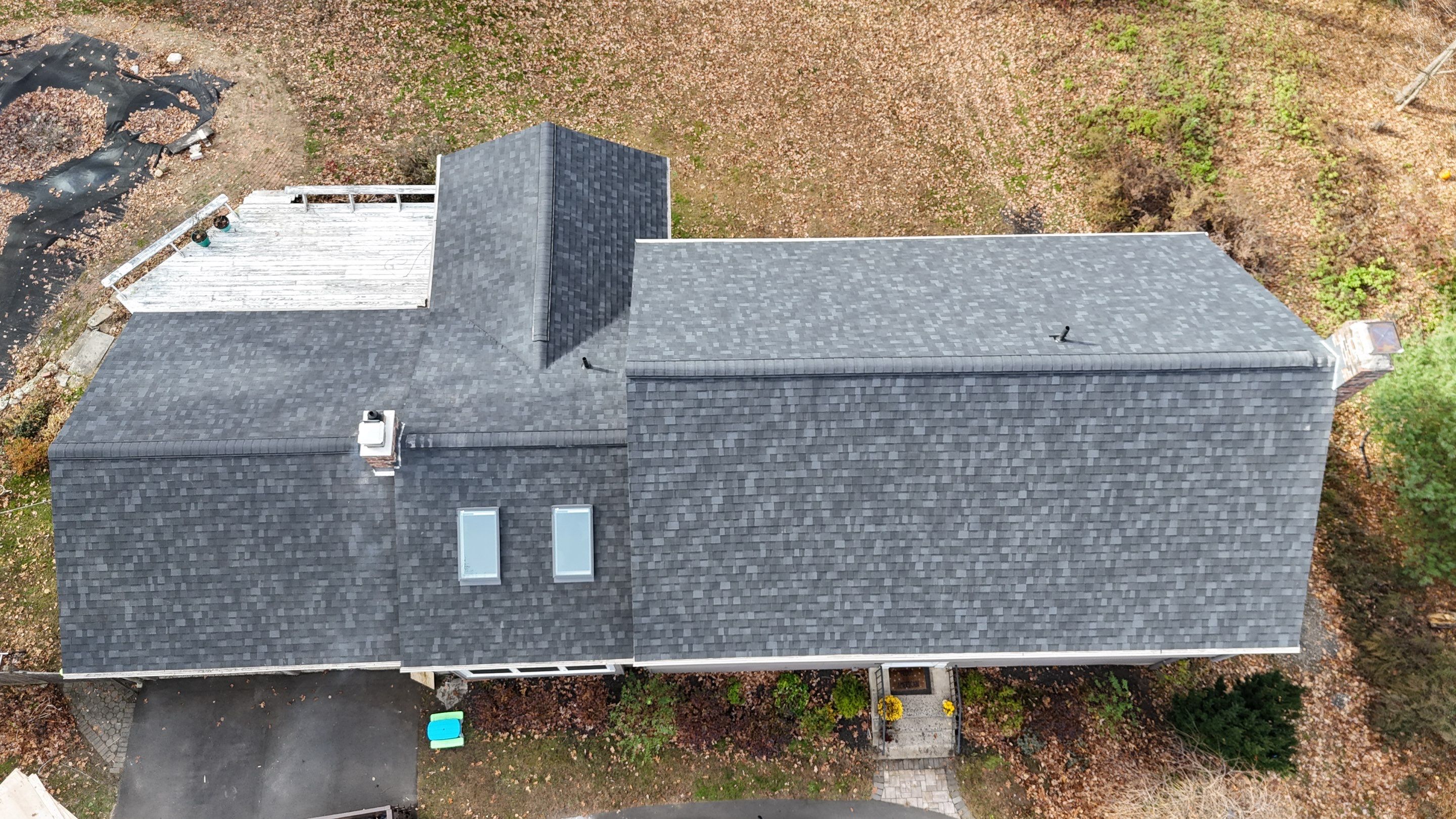 Owens Corning Duration: Onyx Black in Canton, Connecticut by Golden Shield Roofing