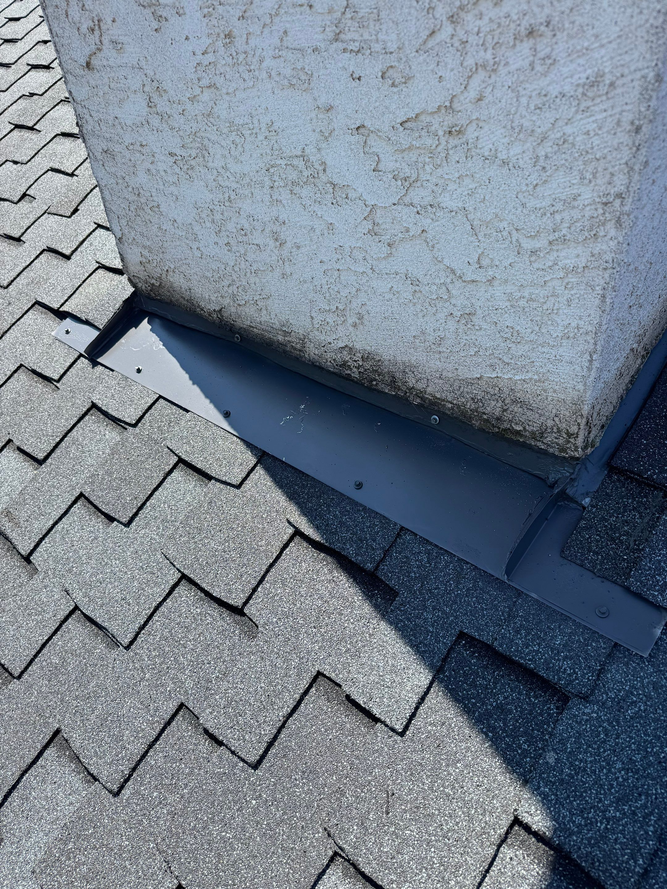 Presidential shingle roof by Straight Edge Roofing Inc