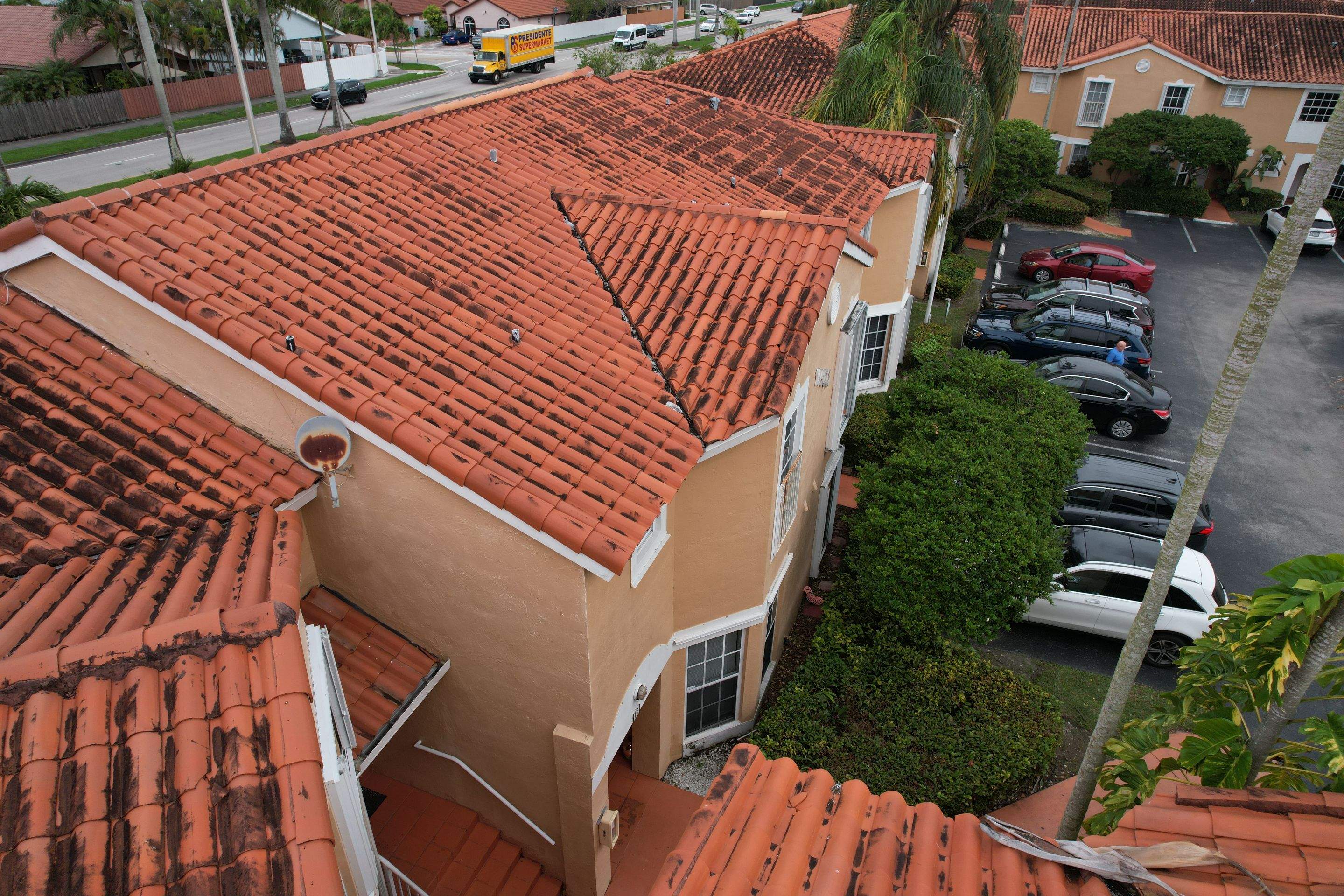 SIENNA VILLAS CONDO BLDG 14355 by Souffront Construction & Engineering