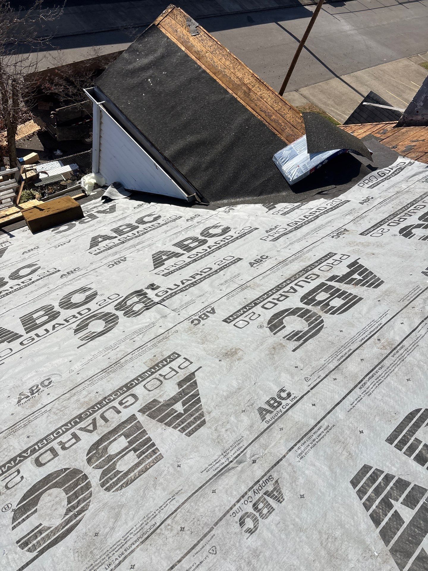 Residential Roofing Installation using GAF Timberline HDZ Charcoal by Rainstoppers Roofing