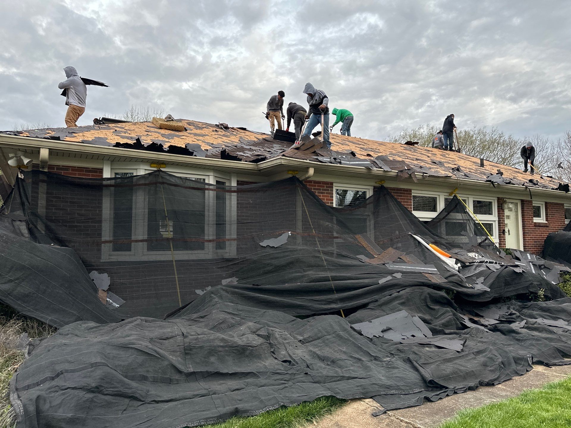Residential Roofing Installation using GAF Timberline HDZ Shakewood by Undersun Roofing 