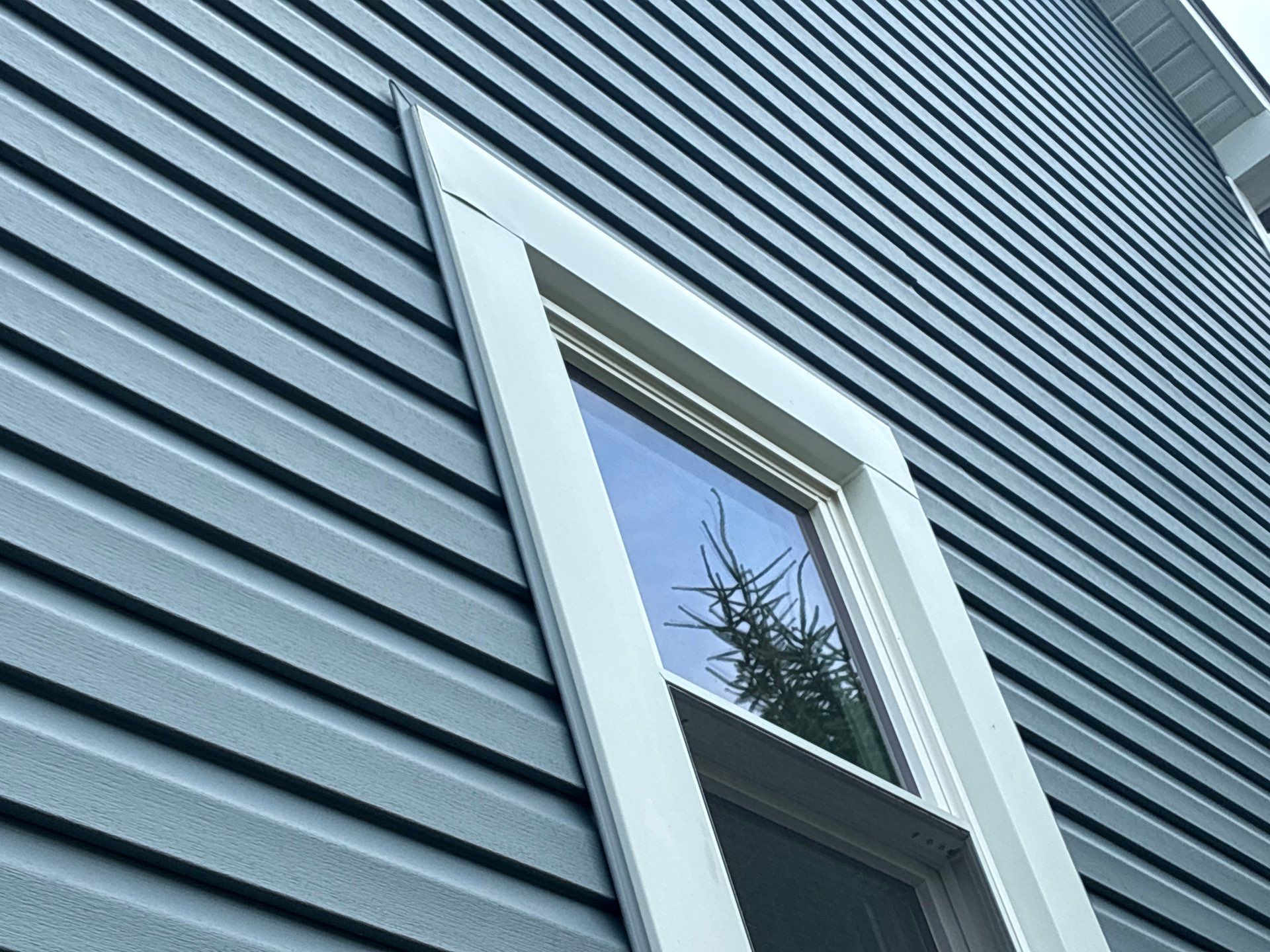 Full House Siding Renovation with English Wedgewood Vinyl Siding in Sewickley by Ideal Siding Pittsburgh