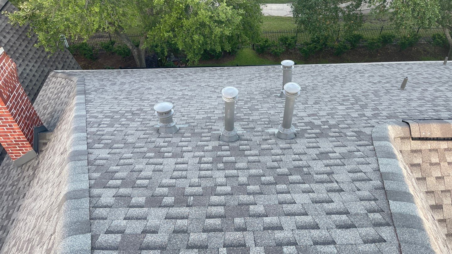 GAF HDZ - Weathered Wood by Elite Roofing LLC