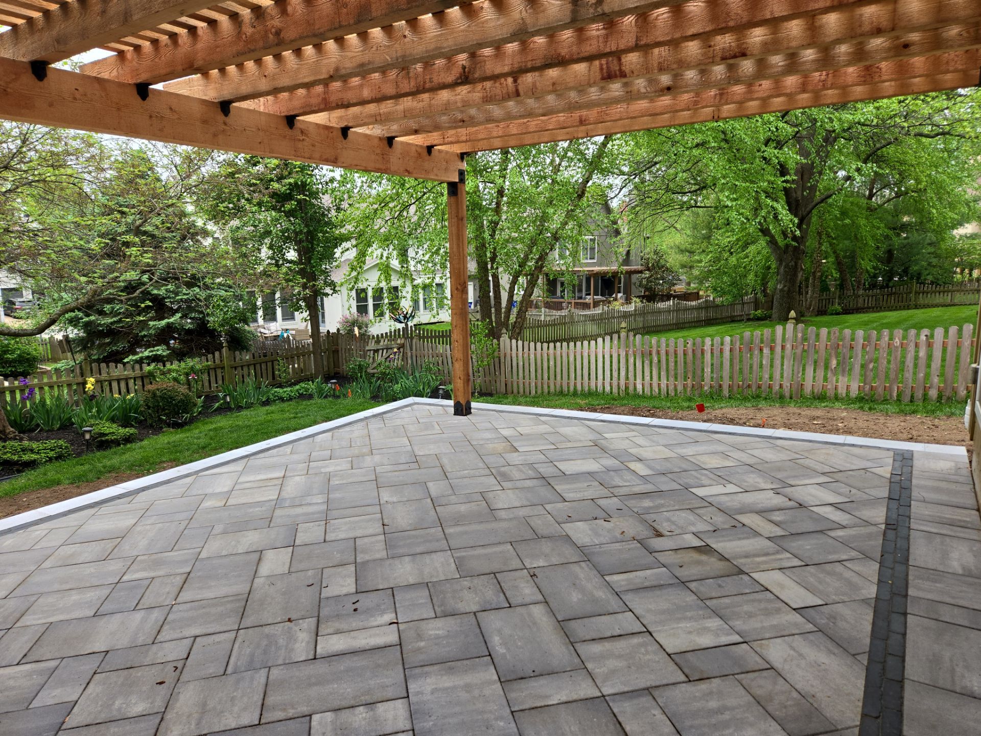 Back Yard Patio, Pergola, and Deck by LAND ESCAPES LLC