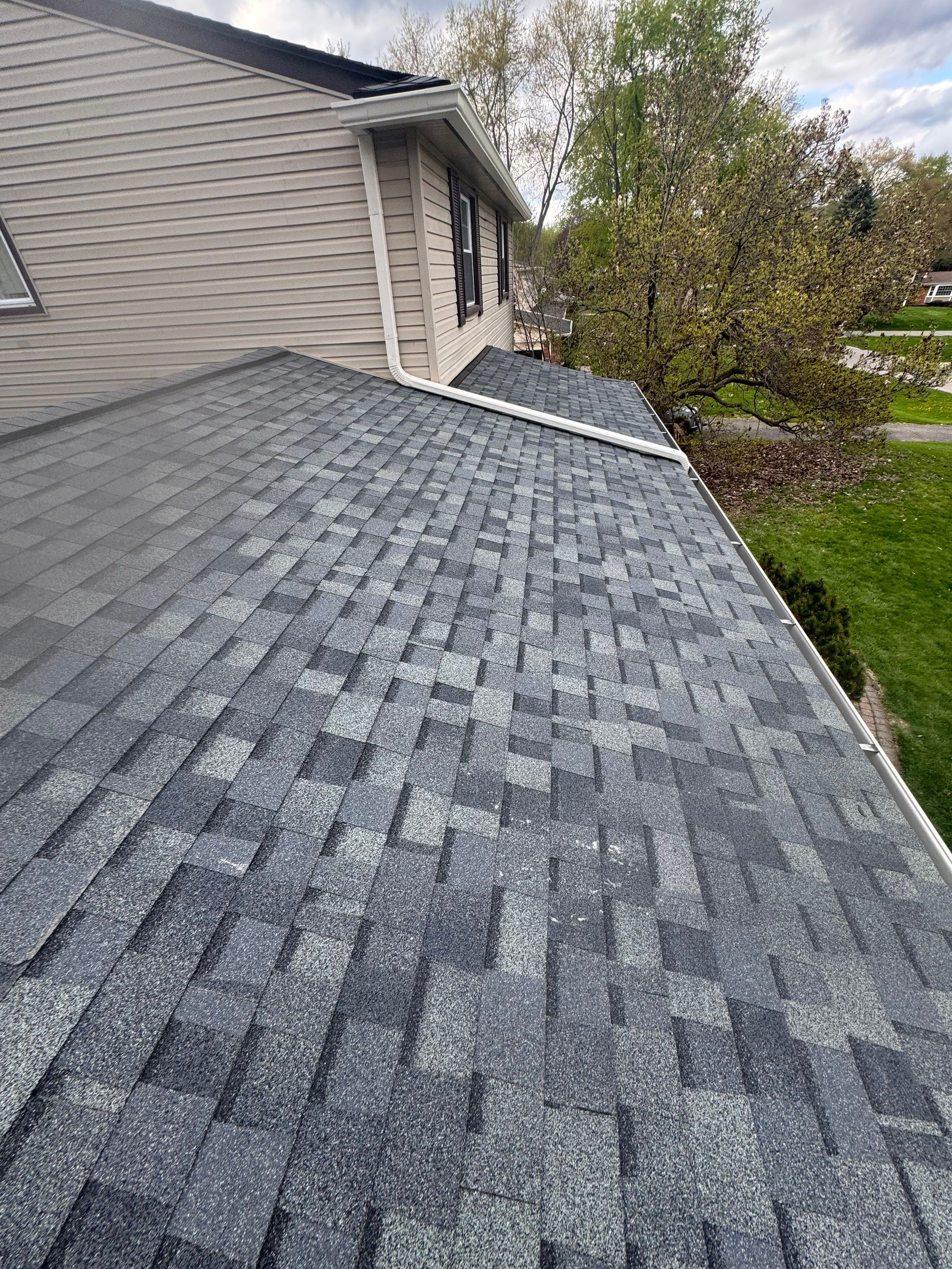 Roof Replacement using Owens Corning Tru Definitions by 180 Contractors