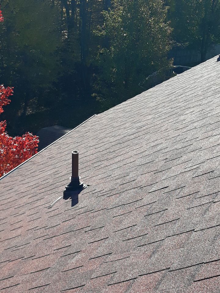 Woodbridge: CertainTeed Landmark Designer Shingles in Cottage Red by RM Banning, Inc.