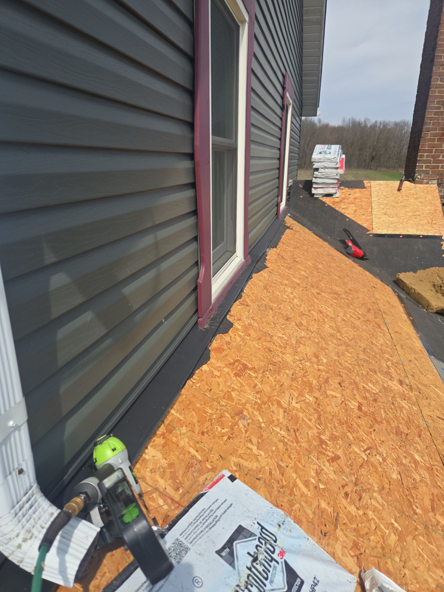 Laurie S: Atlas Pinnacle, Color, Pewter, Drip Edge, Color, White by Eagle Eye Roofing