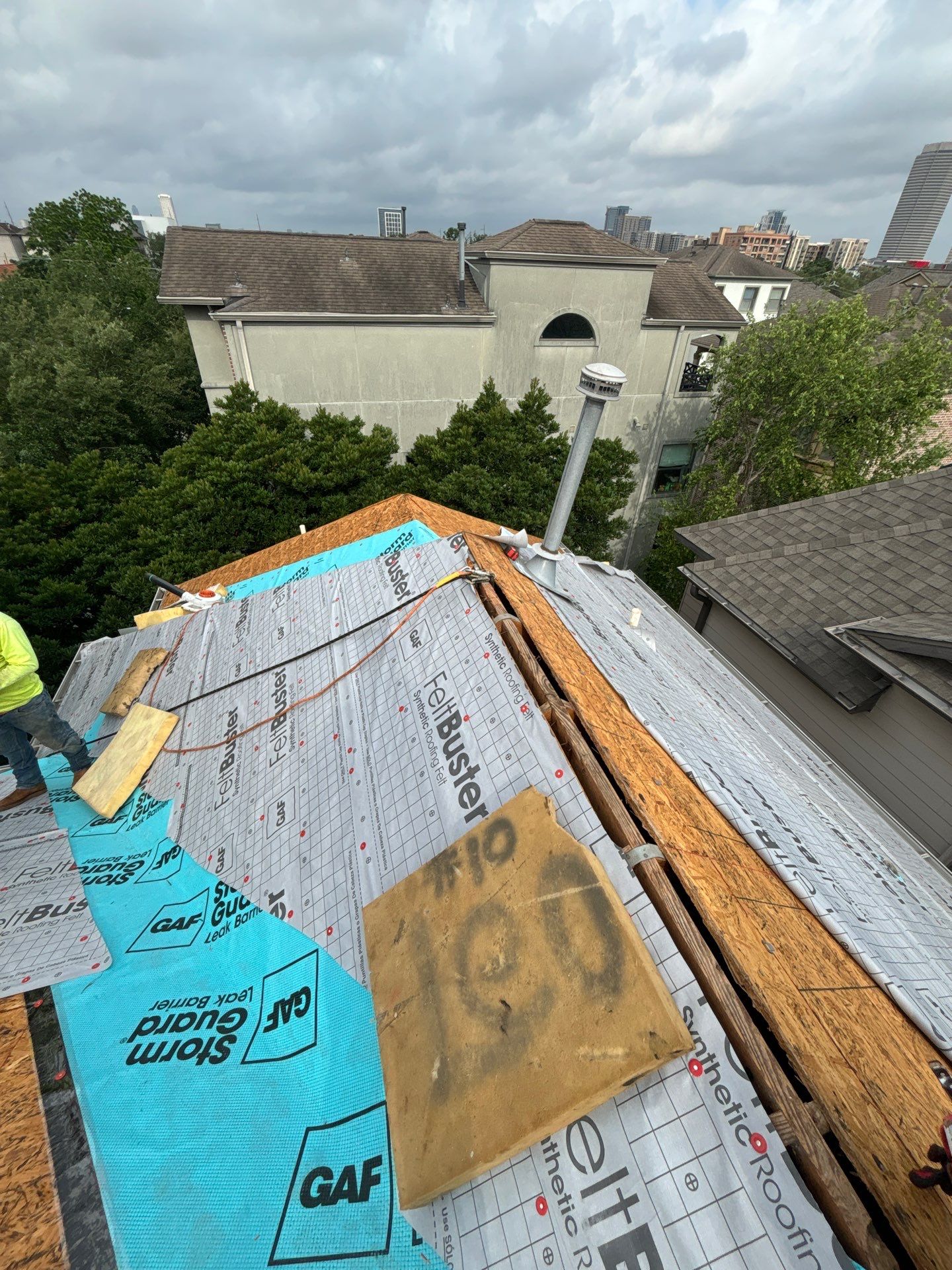 Roof Replacement Houston by Roof Repair Company