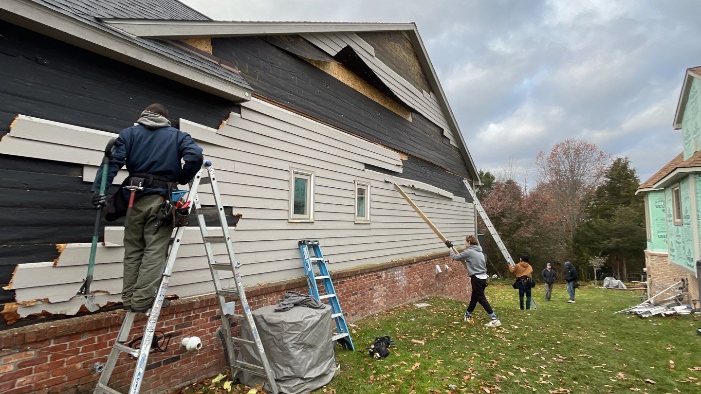 Siding Replacement using CertainTeed Monogram D5 Clapboard by 180 Contractors