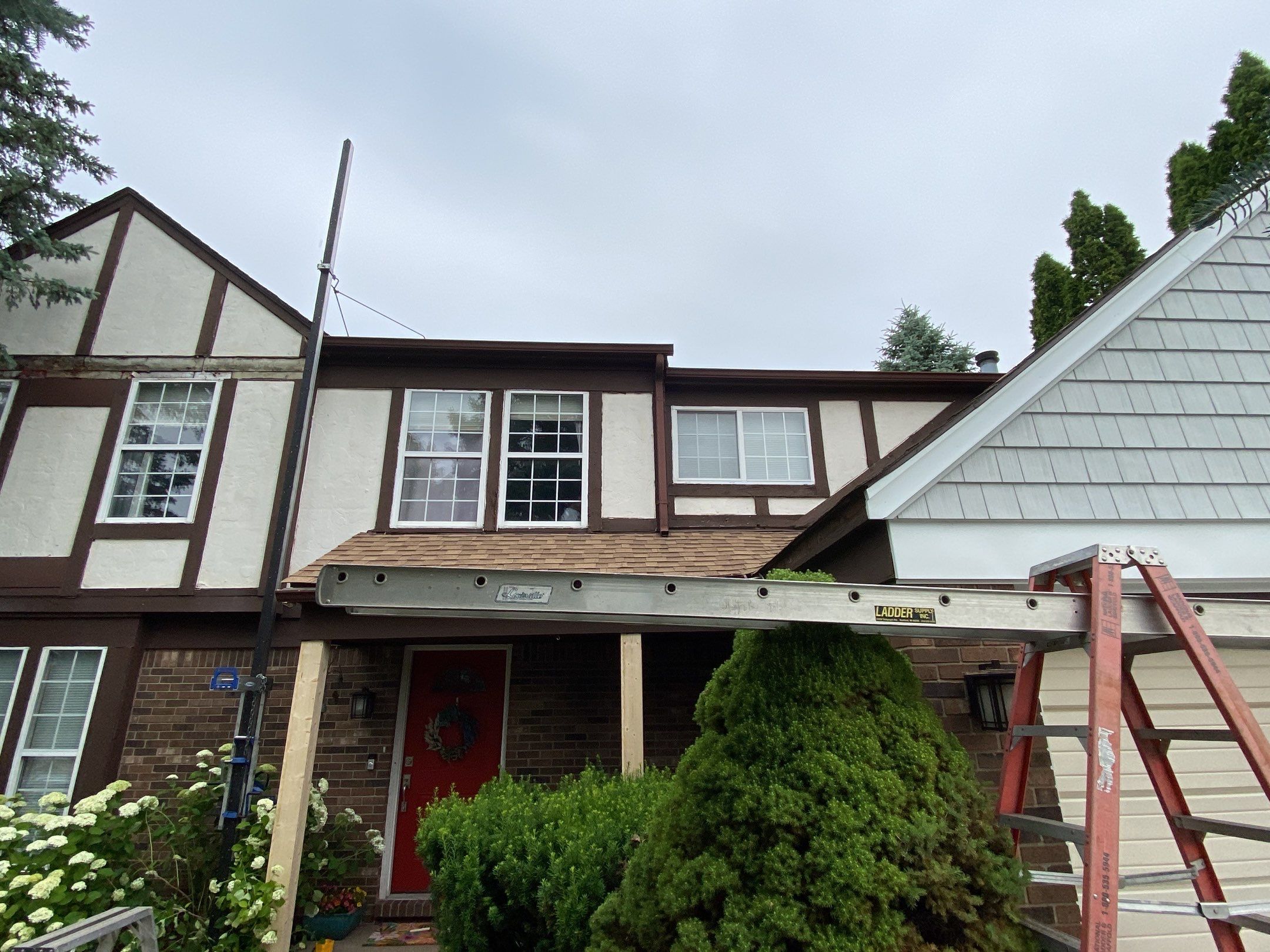 Siding Replacement using CertainTeed Restoration Classis D4 by 180 Contractors