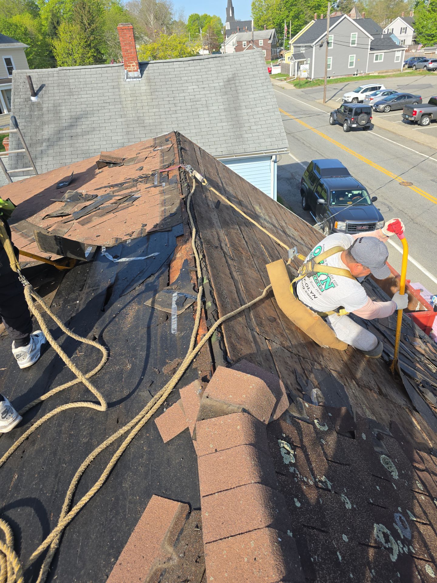 Roof Replacement with Owens Corning TruDefinition Shingles in Midnight Plum by Mighty Dog Roofing of Greater Middlesex County