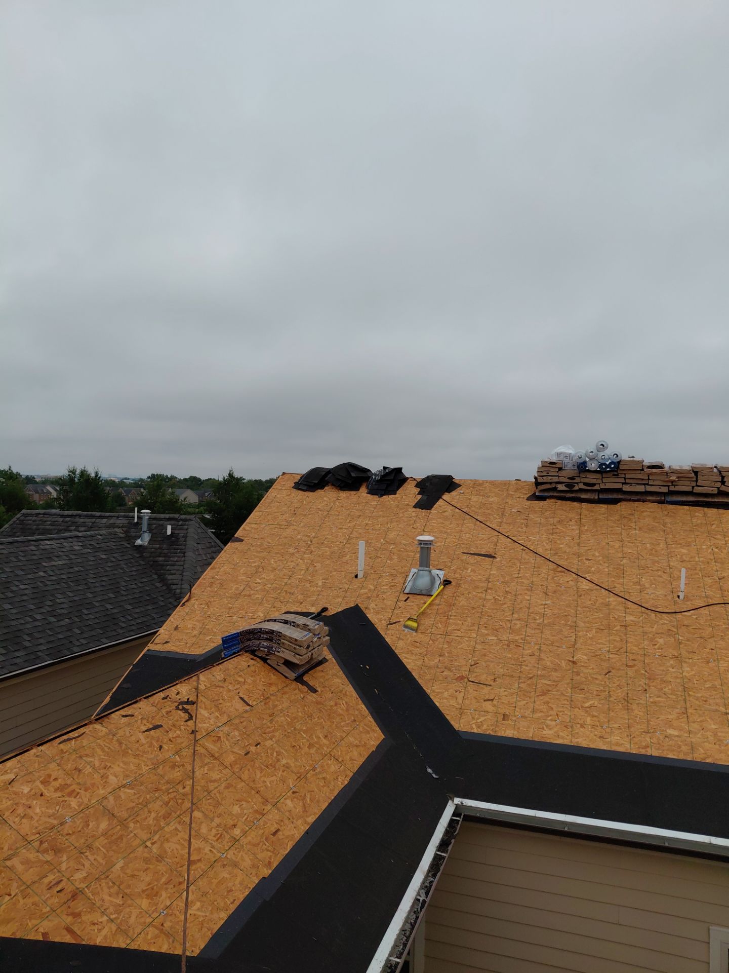 Ashburn: Residential Roof Replacement  with CertainTeed Landmark Pro in Max Def Georgetown Gray by RM Banning, Inc.