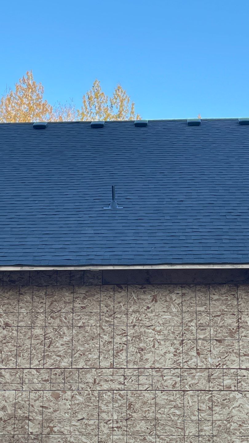 Residential Roofing Installation using OC Oakridge shingles by Top Notch Roofing Inc