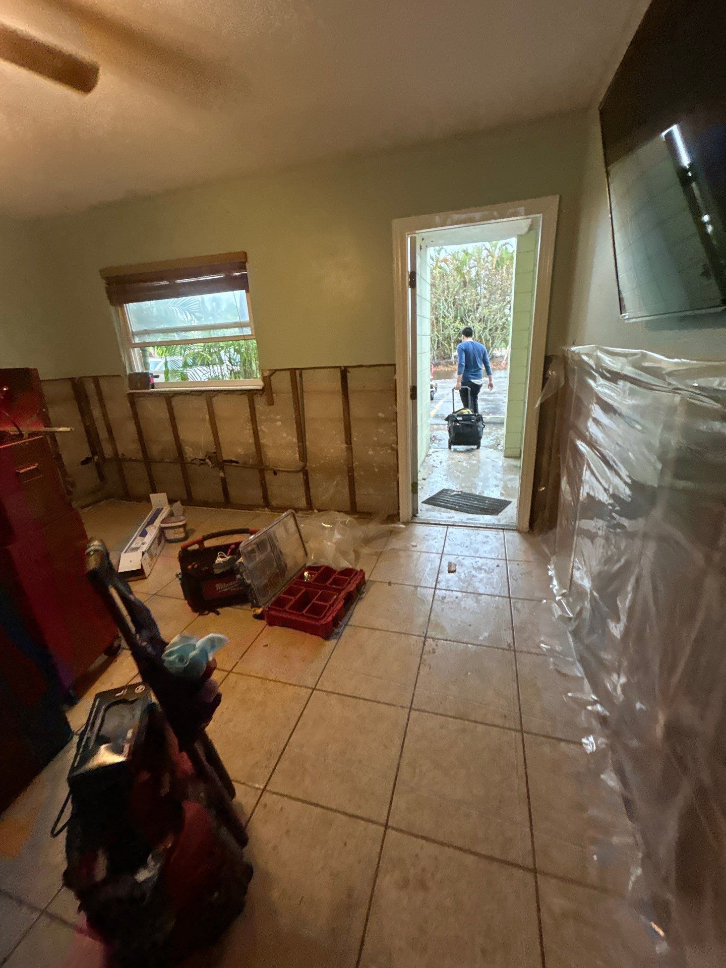 Bradenton Water Damage Repair by Ampm Restoration Services 