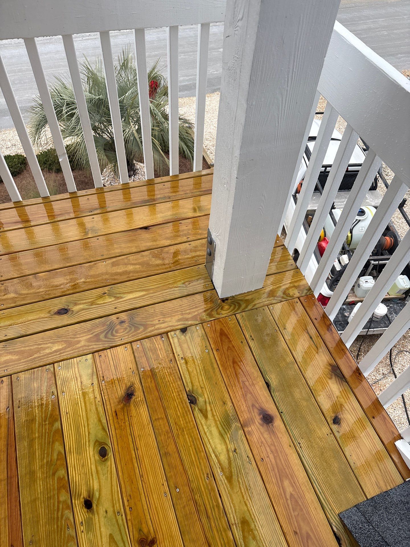 Wood Deck using Wood Sealant by DuraSeal