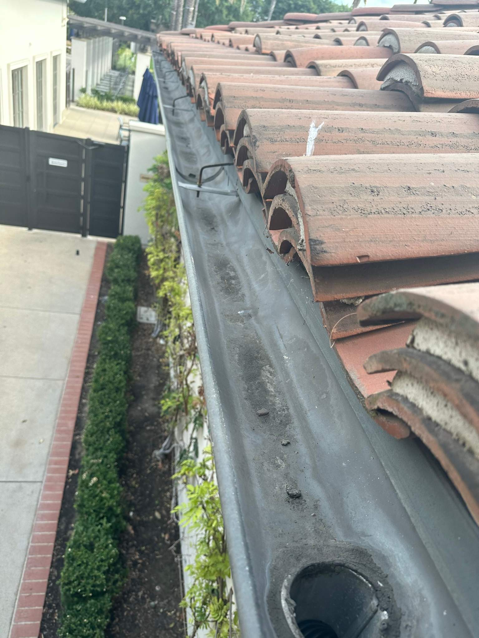 Orange County Gutter Cleaning by Property Cleaning Experts
