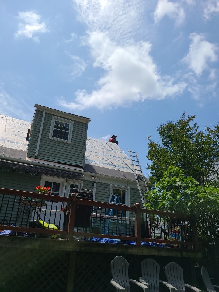 Arlington: CertainTeed Landmark Architectural Shingle in Georgetown Gray by RM Banning, Inc.