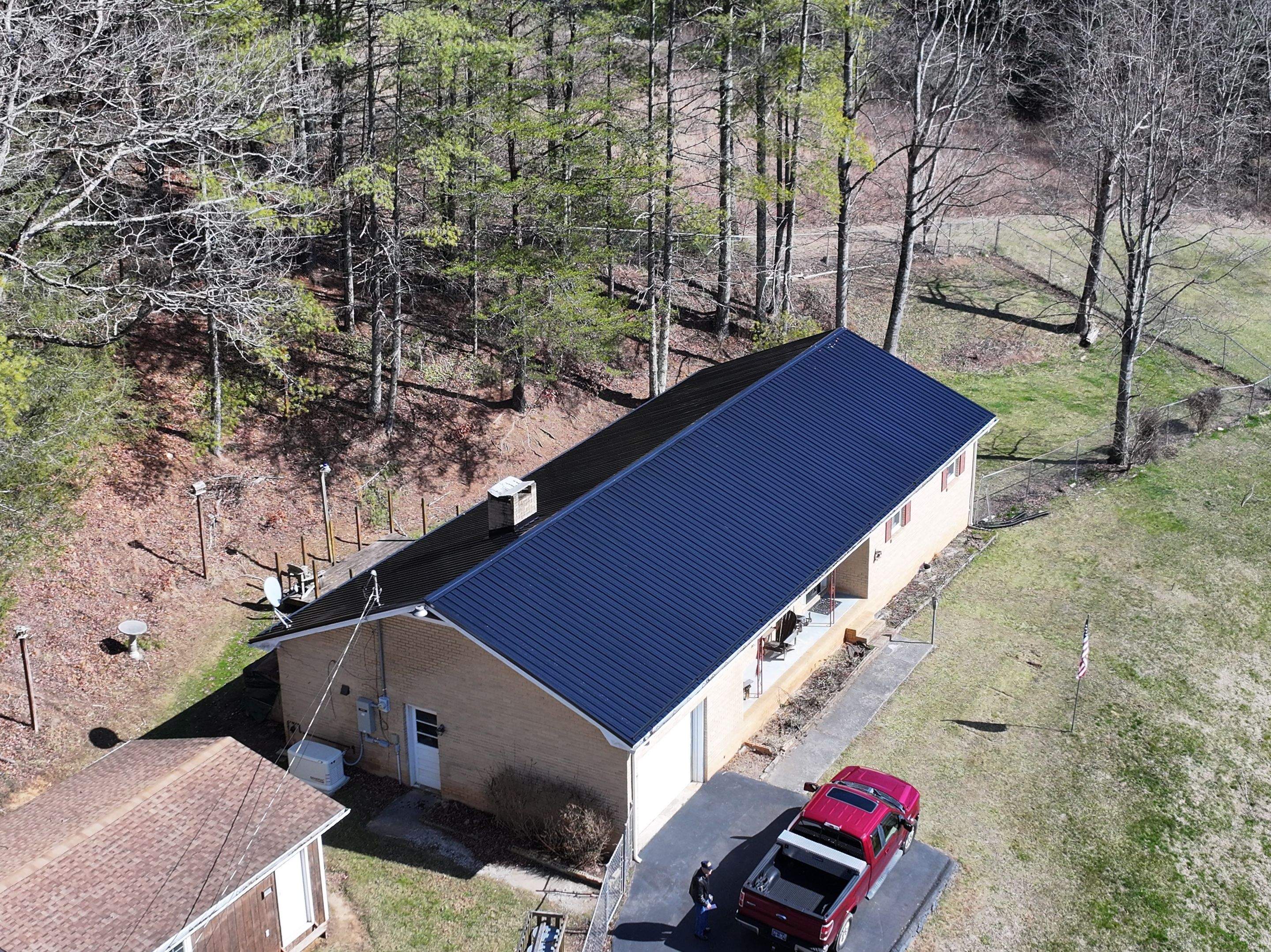 Cousins Residence by Omnia Roofing