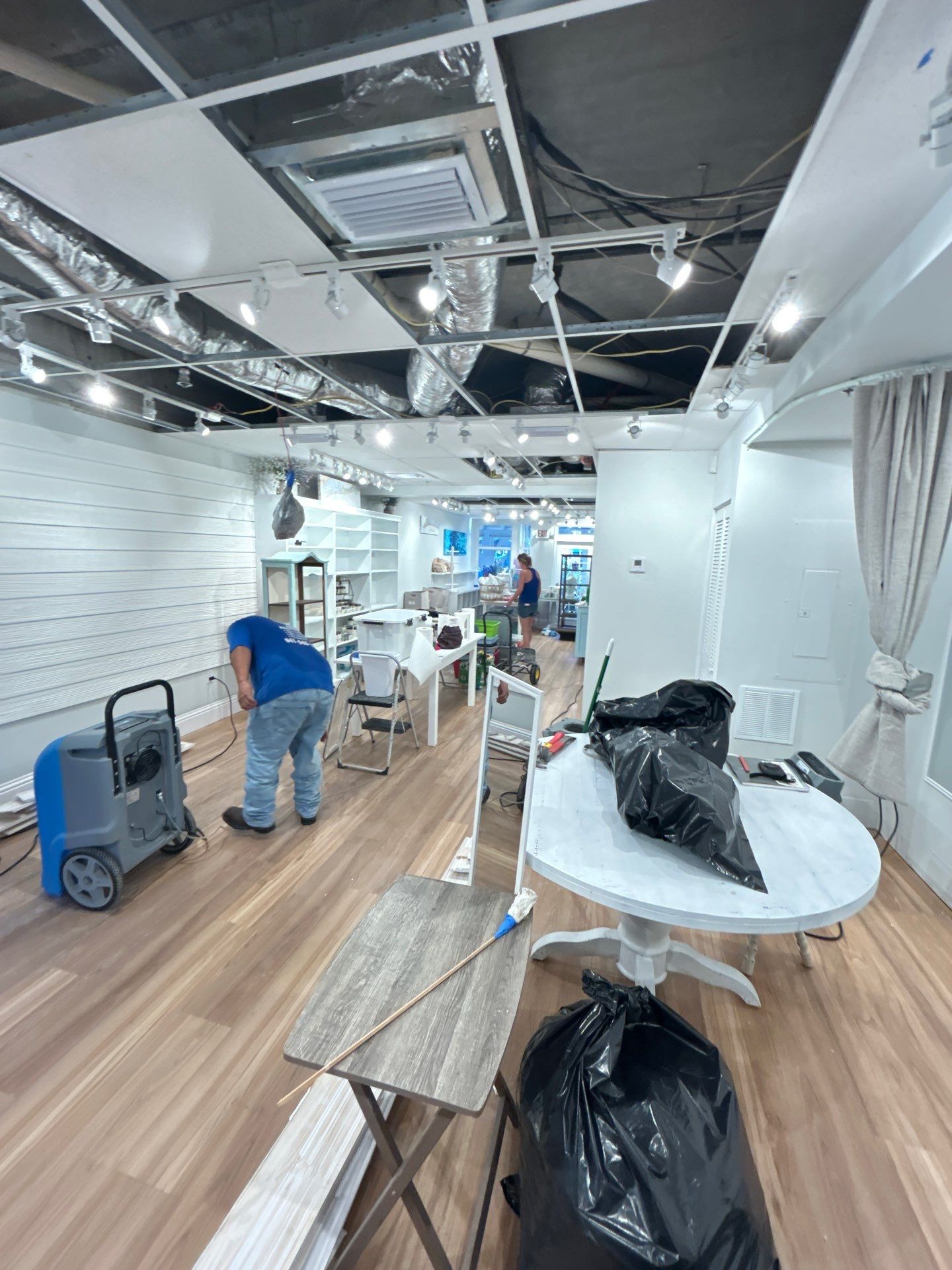 Water Damage Extraction by Ampm Restoration Services
