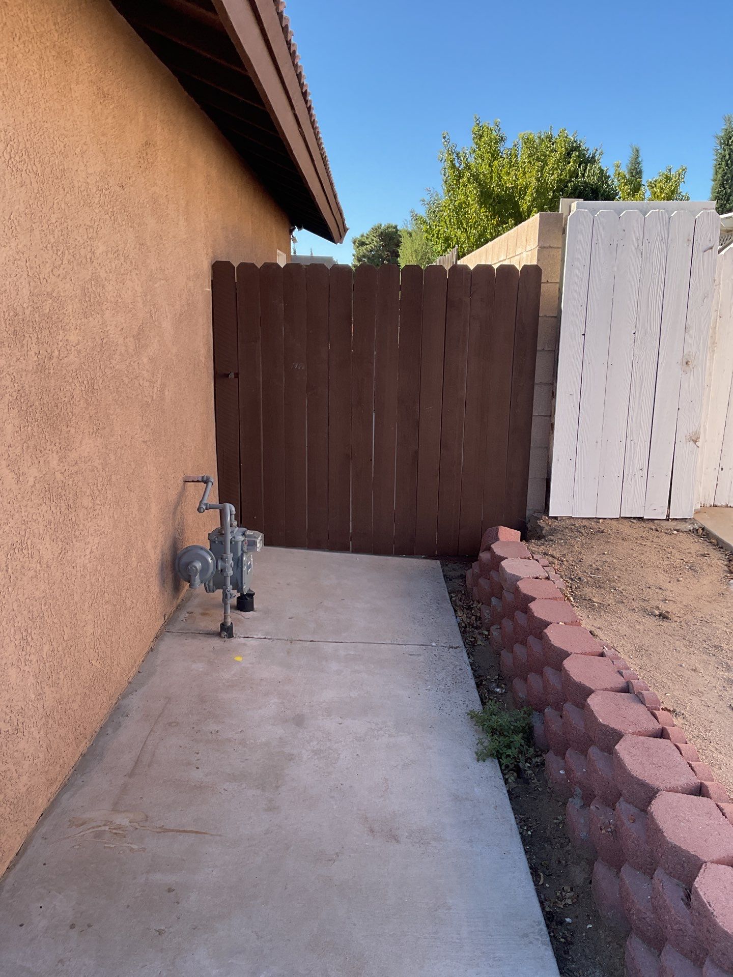 Fence Installation using Vinyl by Fence Guys Inc.