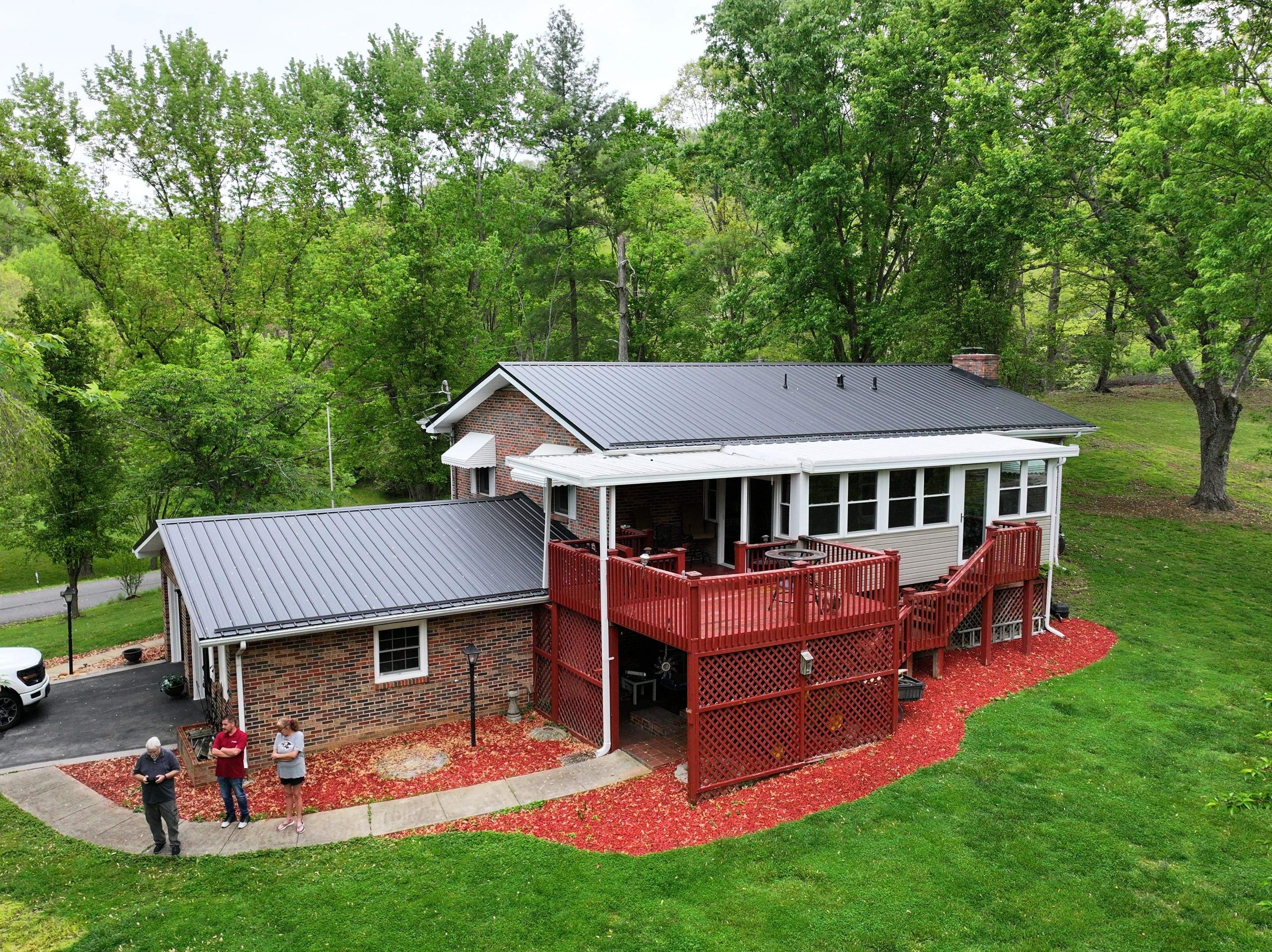 Whittaker Residence by Omnia Roofing