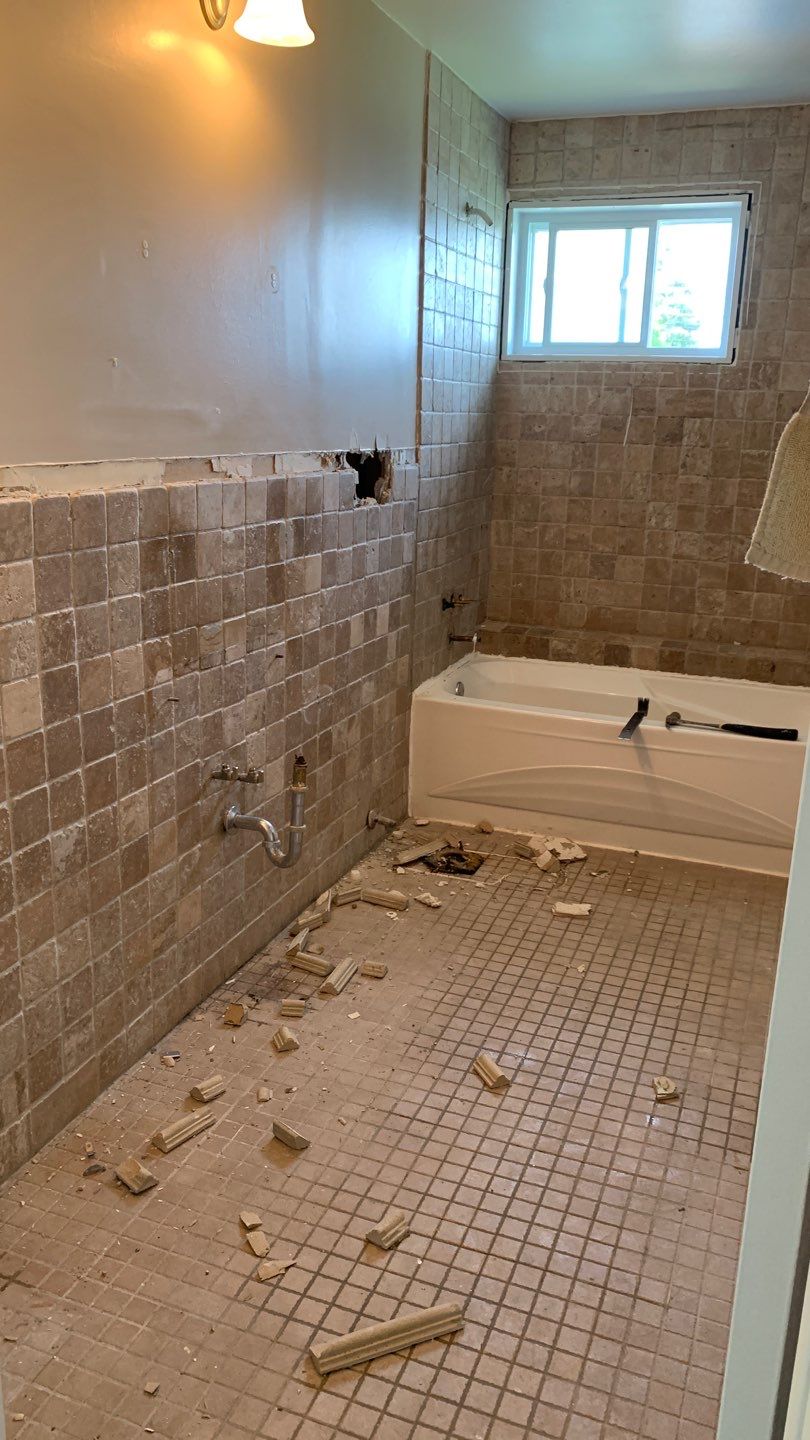 Full house renovation  by Eco-Nature Construction Inc.