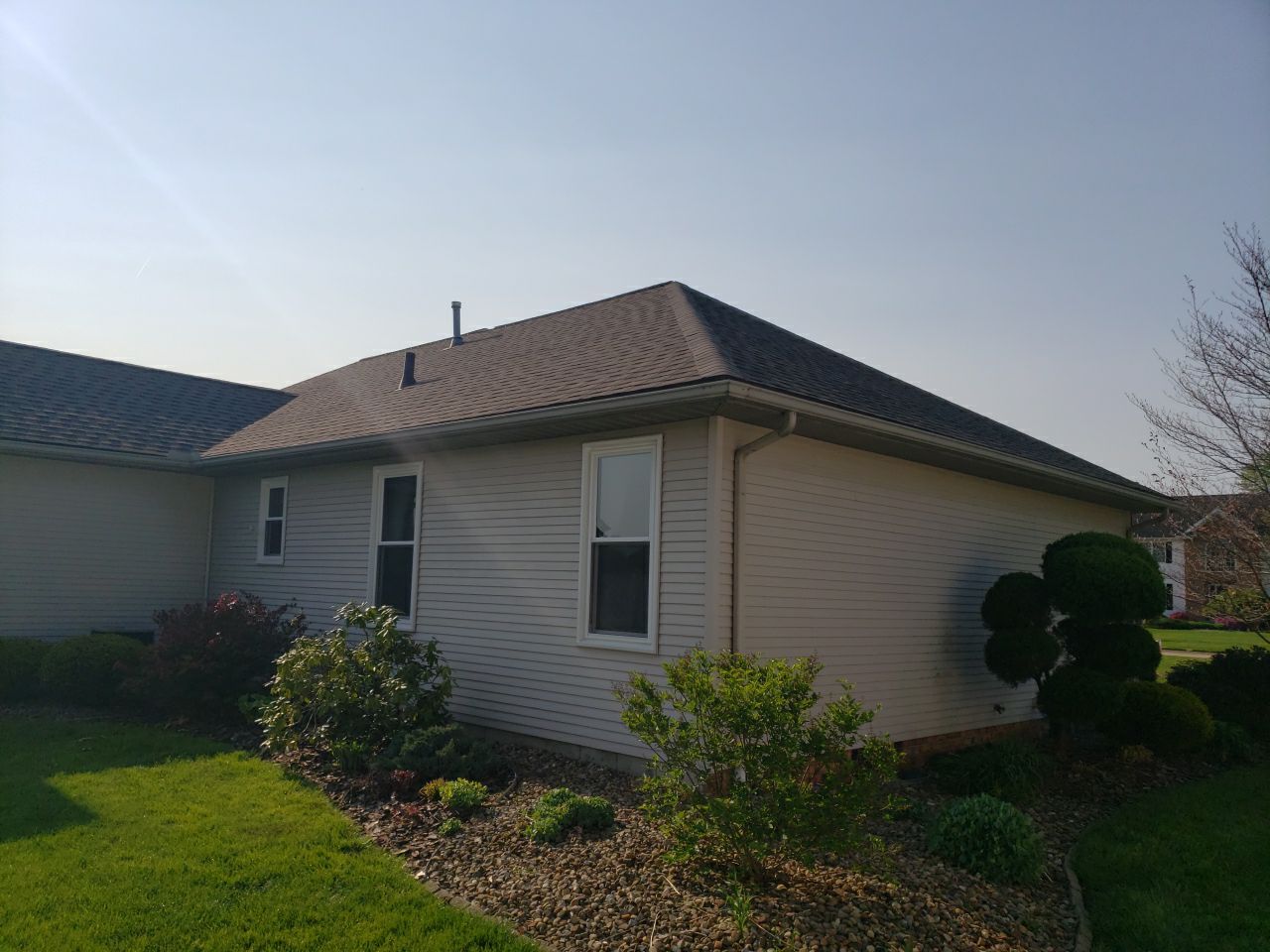 Brand: Atlas Pinnacle Color: Pristine Scotchgard Weathered Shadow Drip: Musket Brown by Eagle Eye Roofing