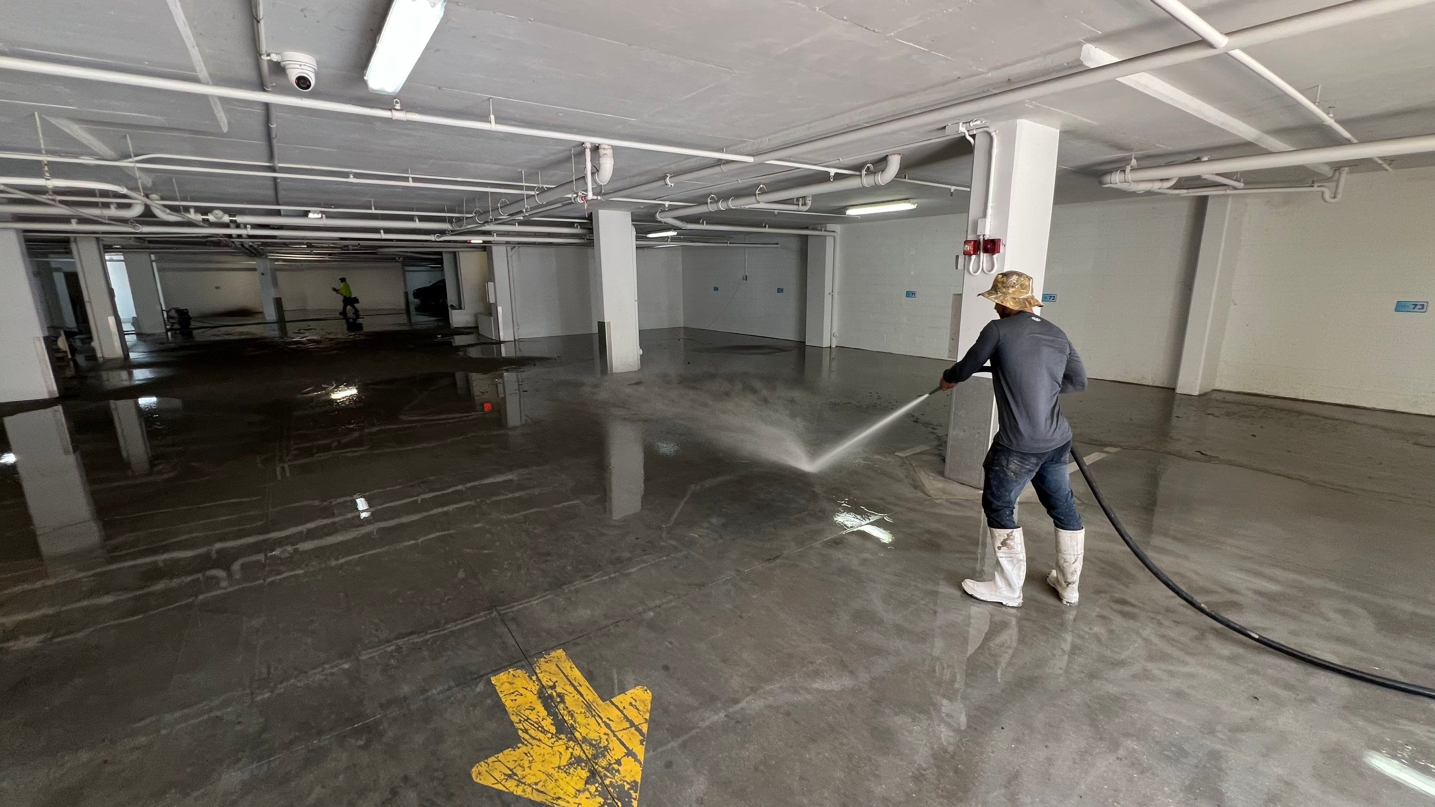 Condo Parking Garage Cleanup and Stormwater System Maintenance by APS Power & Water