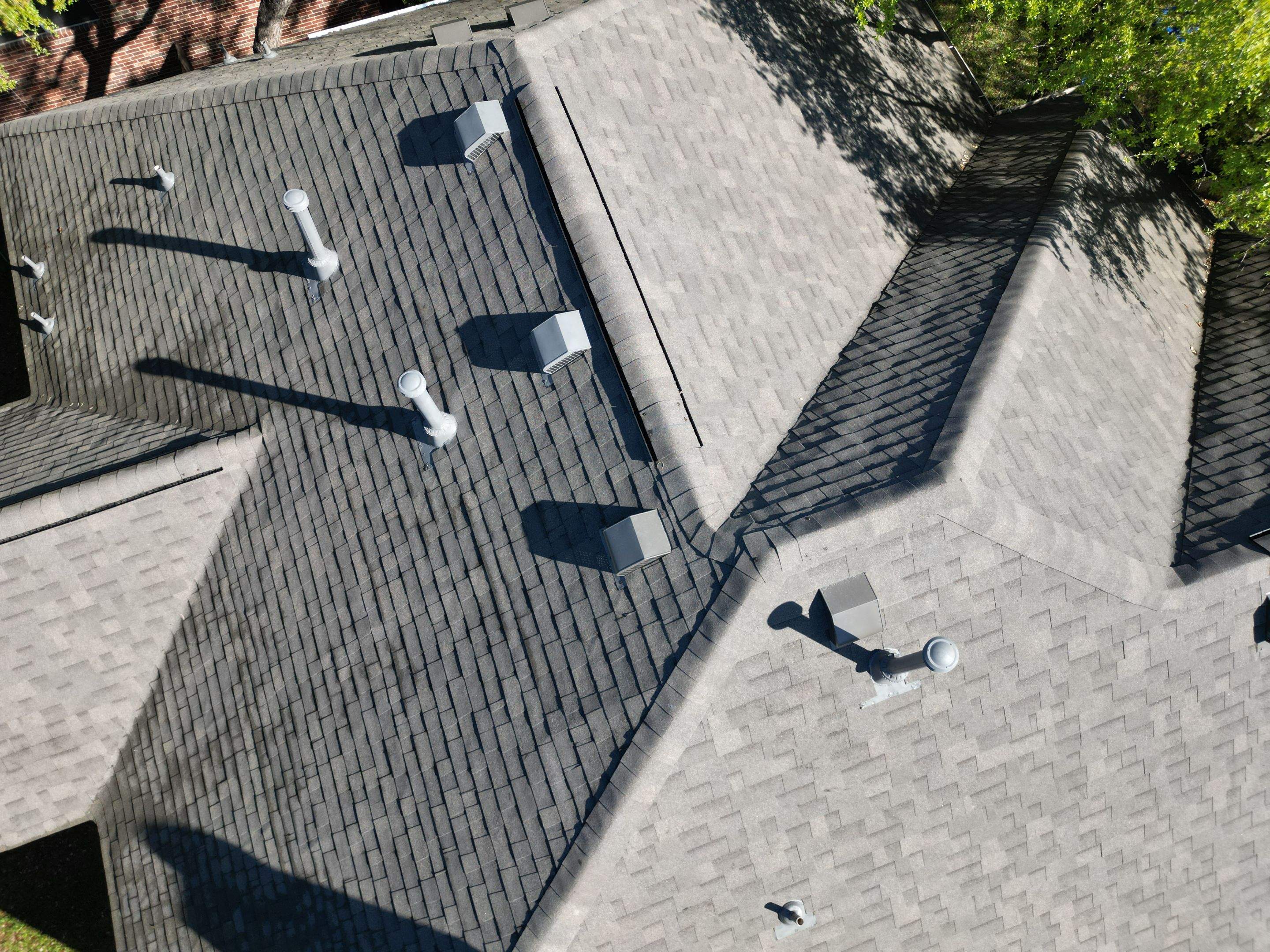 Weathered Wood - Malarkey Highlander by RoofsOnly.com