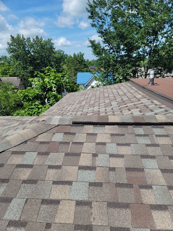 ATLAS PINNACLE COLOR: MAJESTIC SHAKE DRIP EDGE: WHITE by Eagle Eye Roofing