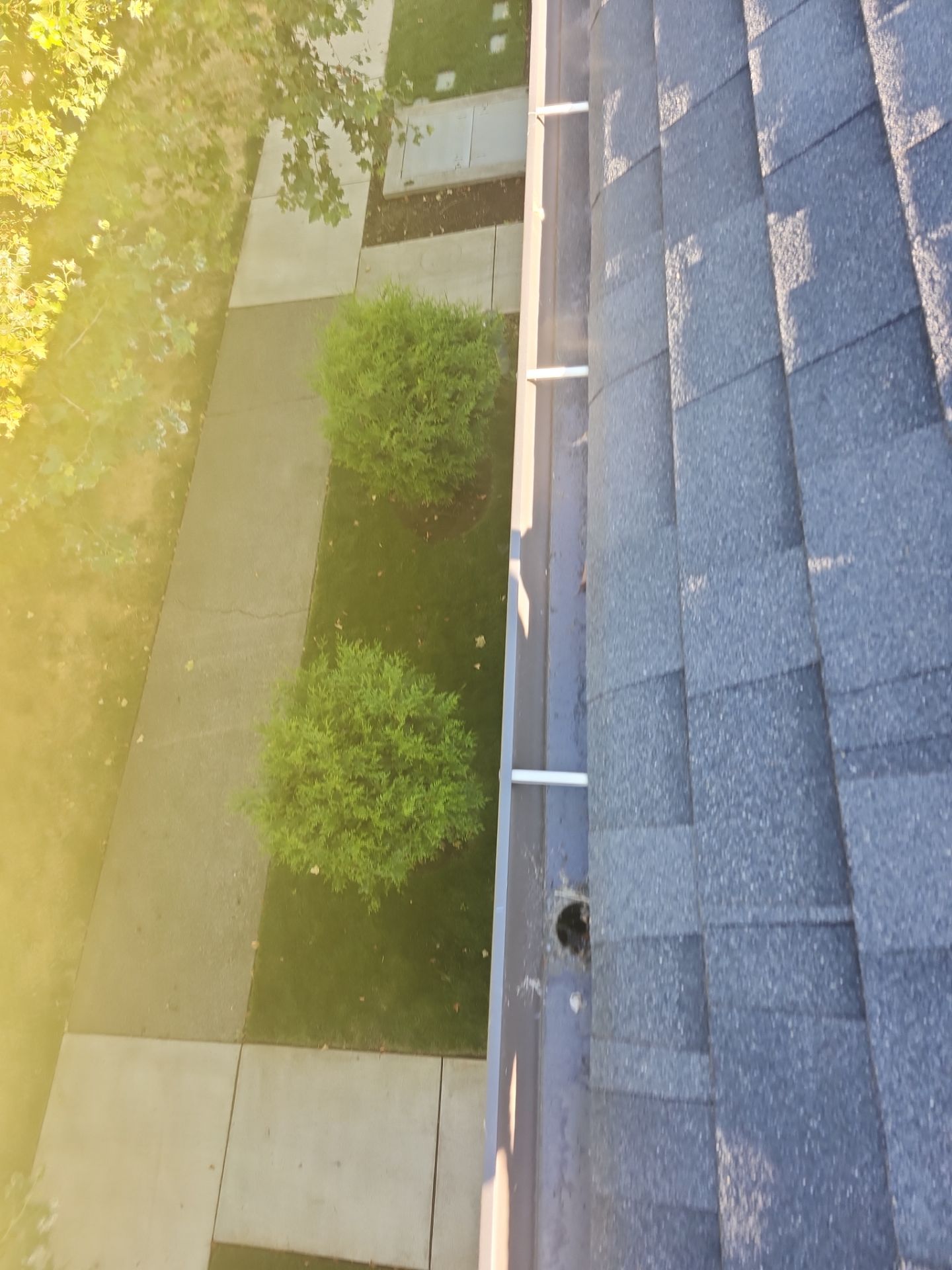 HOA gutter cleaning after photo.