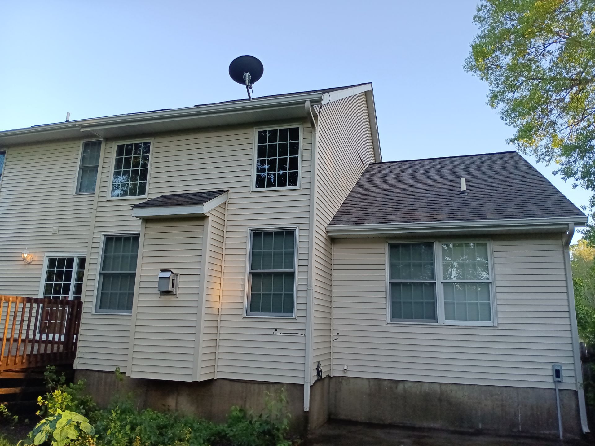 Deck Staining and Pressure Washing by Gordon Painting