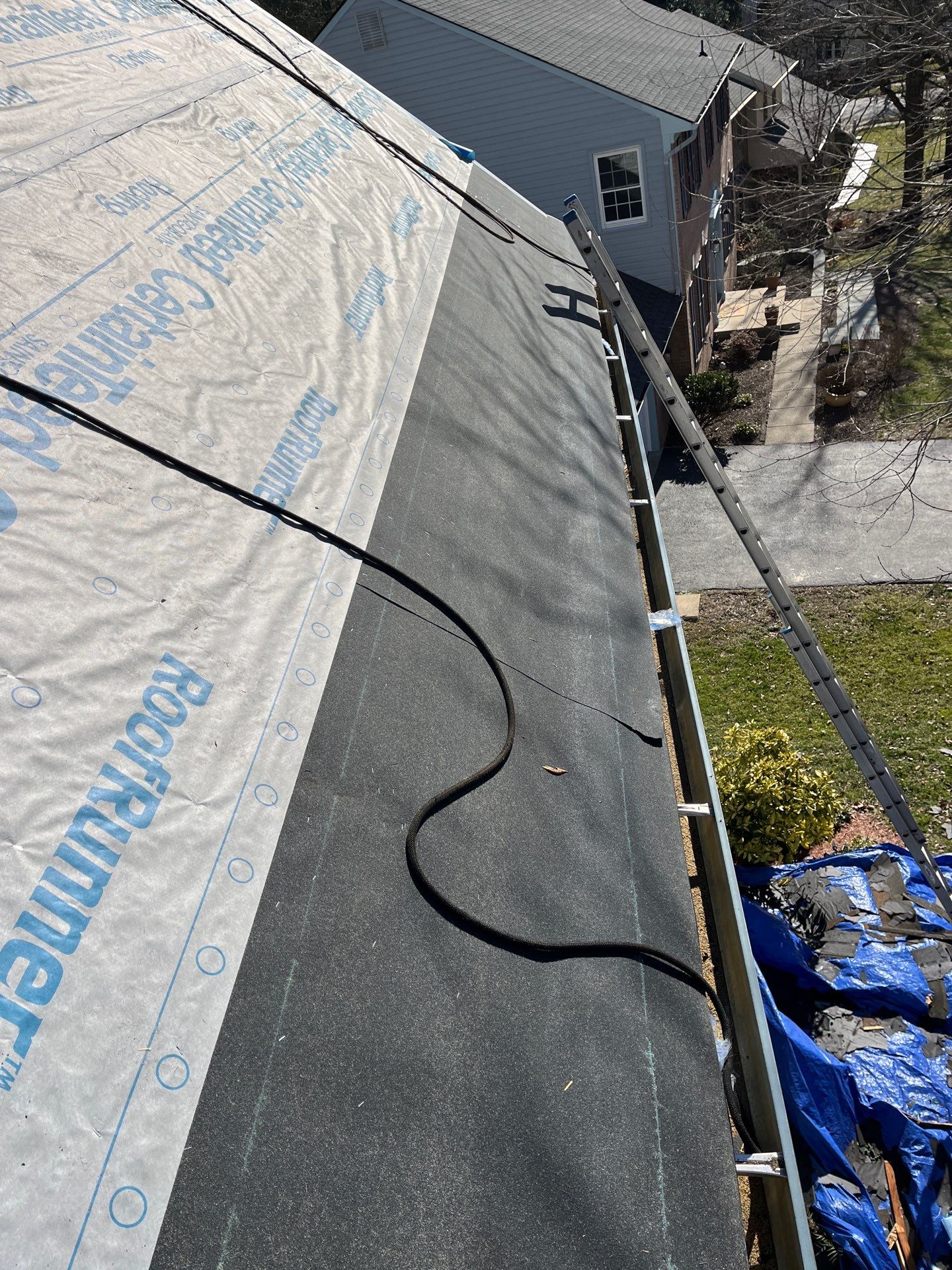 Springfield CertainTeed Landmark in Resawn Shake by RM Banning, Inc.